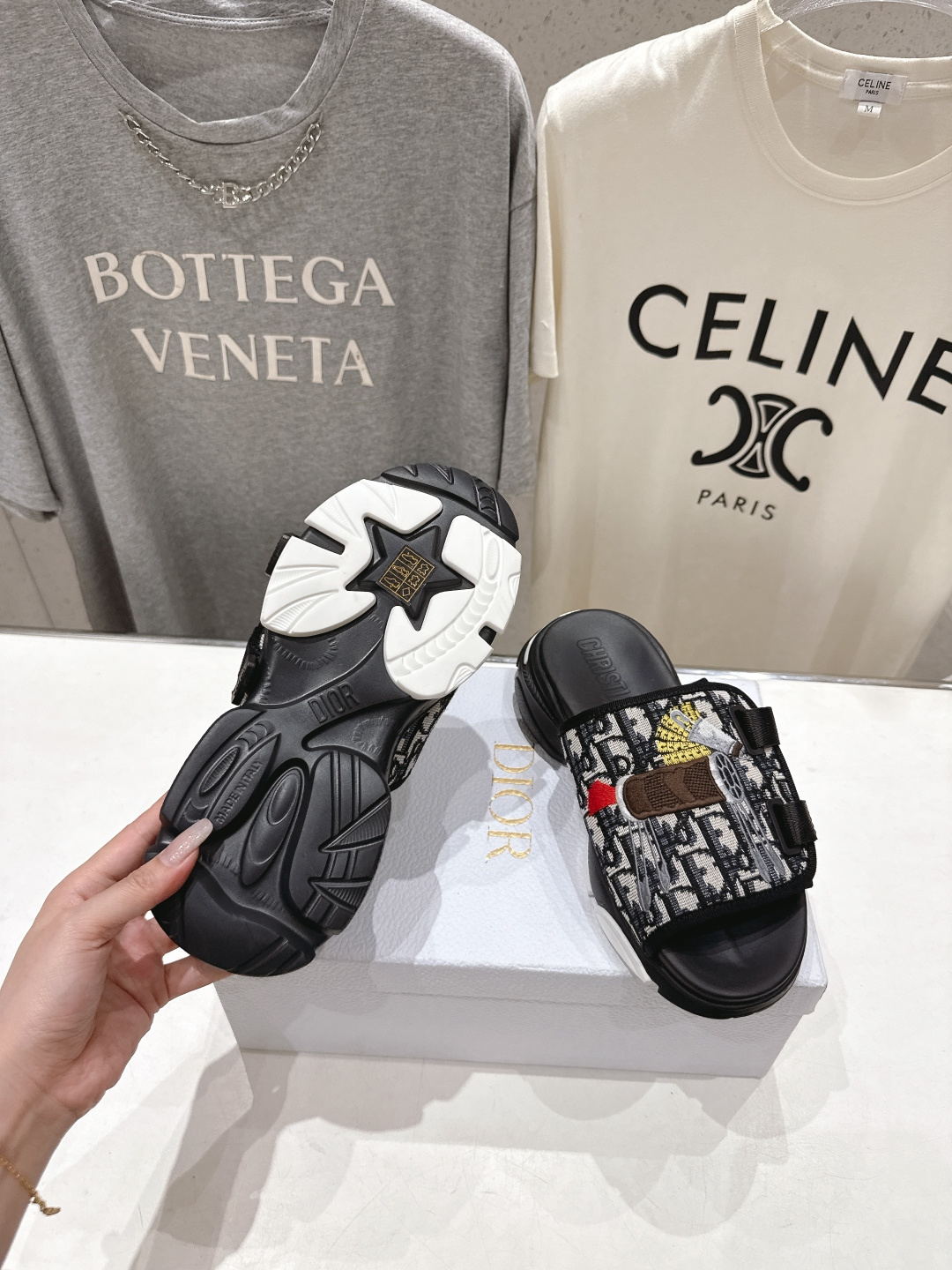 高版本出厂 【高品质】Dior*迪奥D家F019 2026ss夏季新款厚底魔术贴沙滩拖鞋～经典版型 搭配