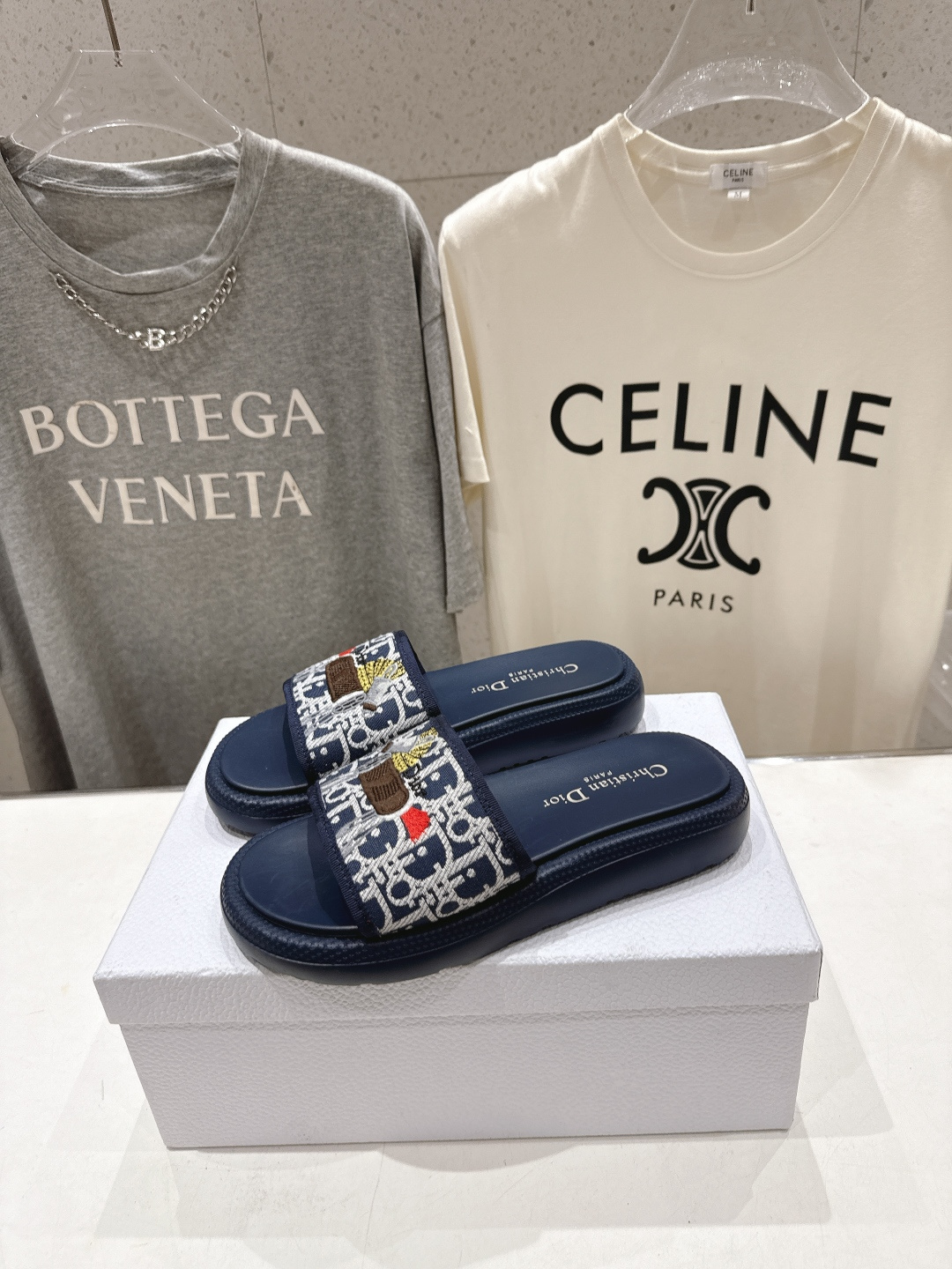 高版本出厂 【高品质】Dior*迪奥D家F019 2026ss夏季新款厚底沙滩拖鞋～经典版型 搭配贴合脚