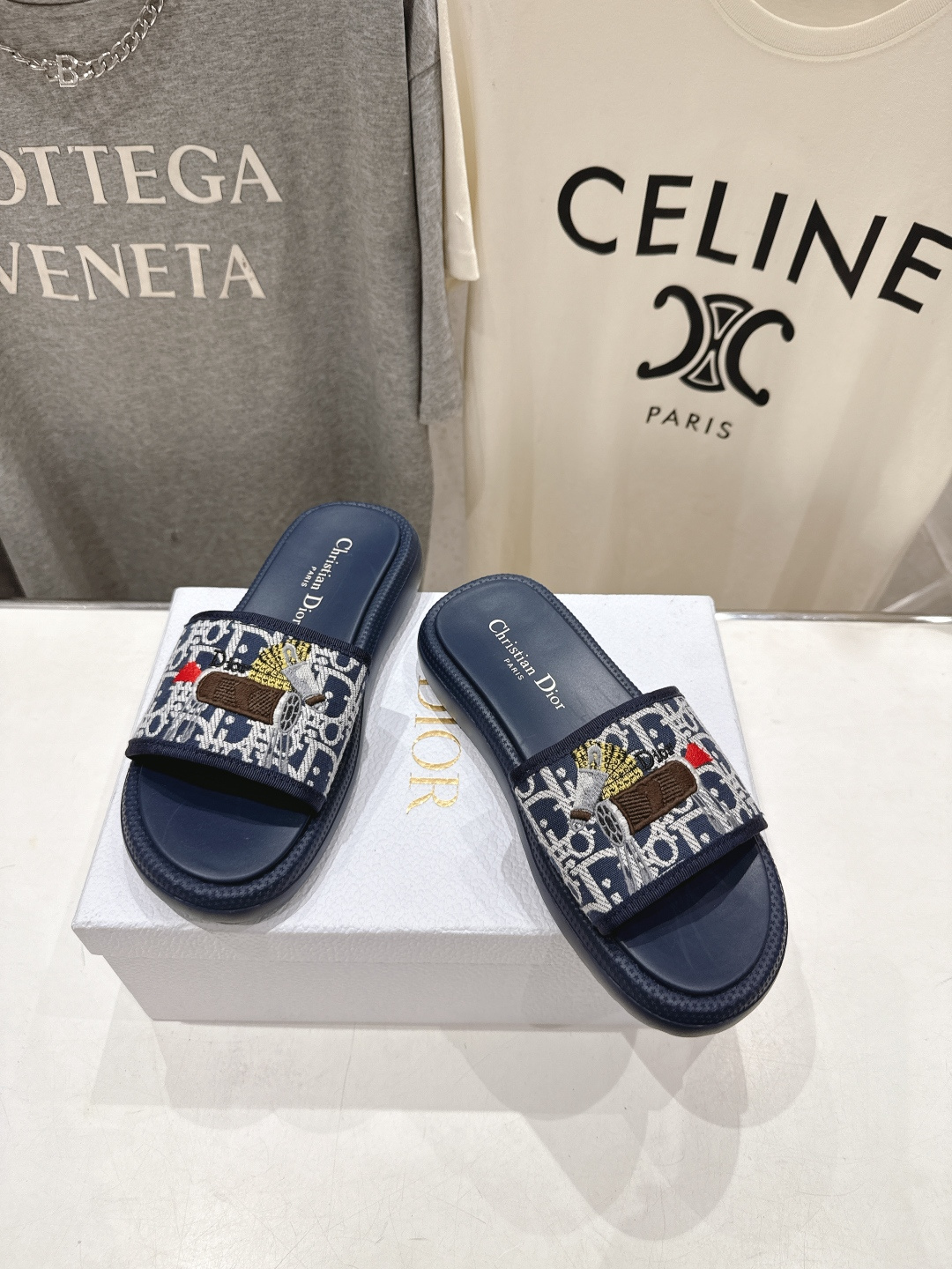 高版本出厂 【高品质】Dior*迪奥D家F019 2026ss夏季新款厚底沙滩拖鞋～经典版型 搭配贴合脚