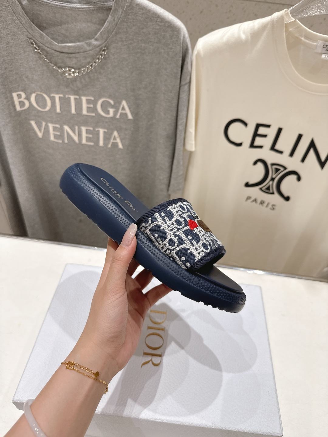 高版本出厂 【高品质】Dior*迪奥D家F019 2026ss夏季新款厚底沙滩拖鞋～经典版型 搭配贴合脚