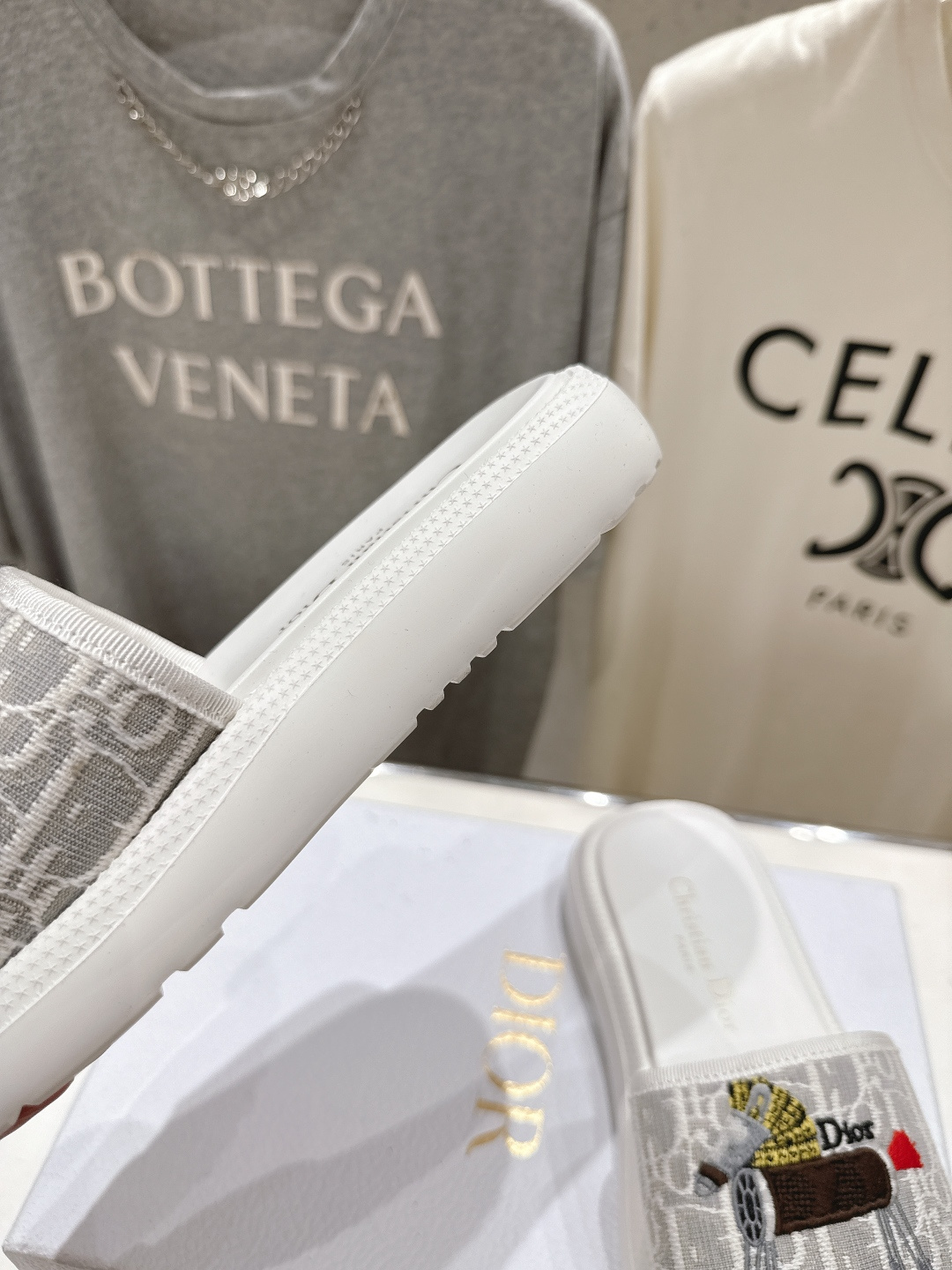 高版本出厂 【高品质】Dior*迪奥D家F019 2026ss夏季新款厚底沙滩拖鞋～经典版型 搭配贴合脚