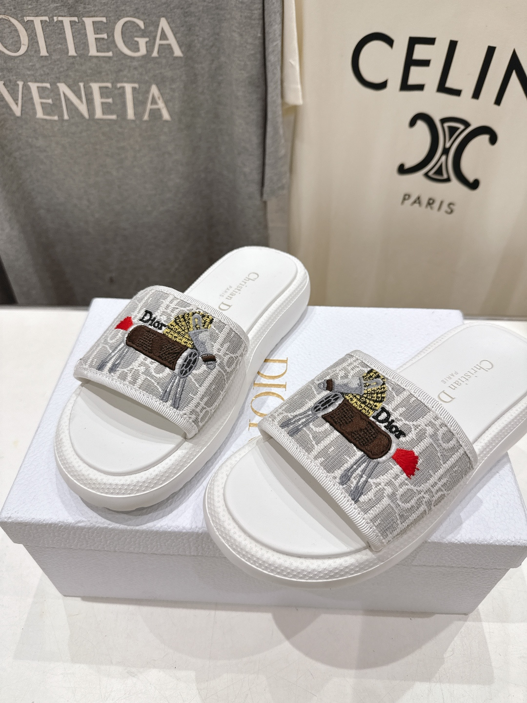 高版本出厂 【高品质】Dior*迪奥D家F019 2026ss夏季新款厚底沙滩拖鞋～经典版型 搭配贴合脚