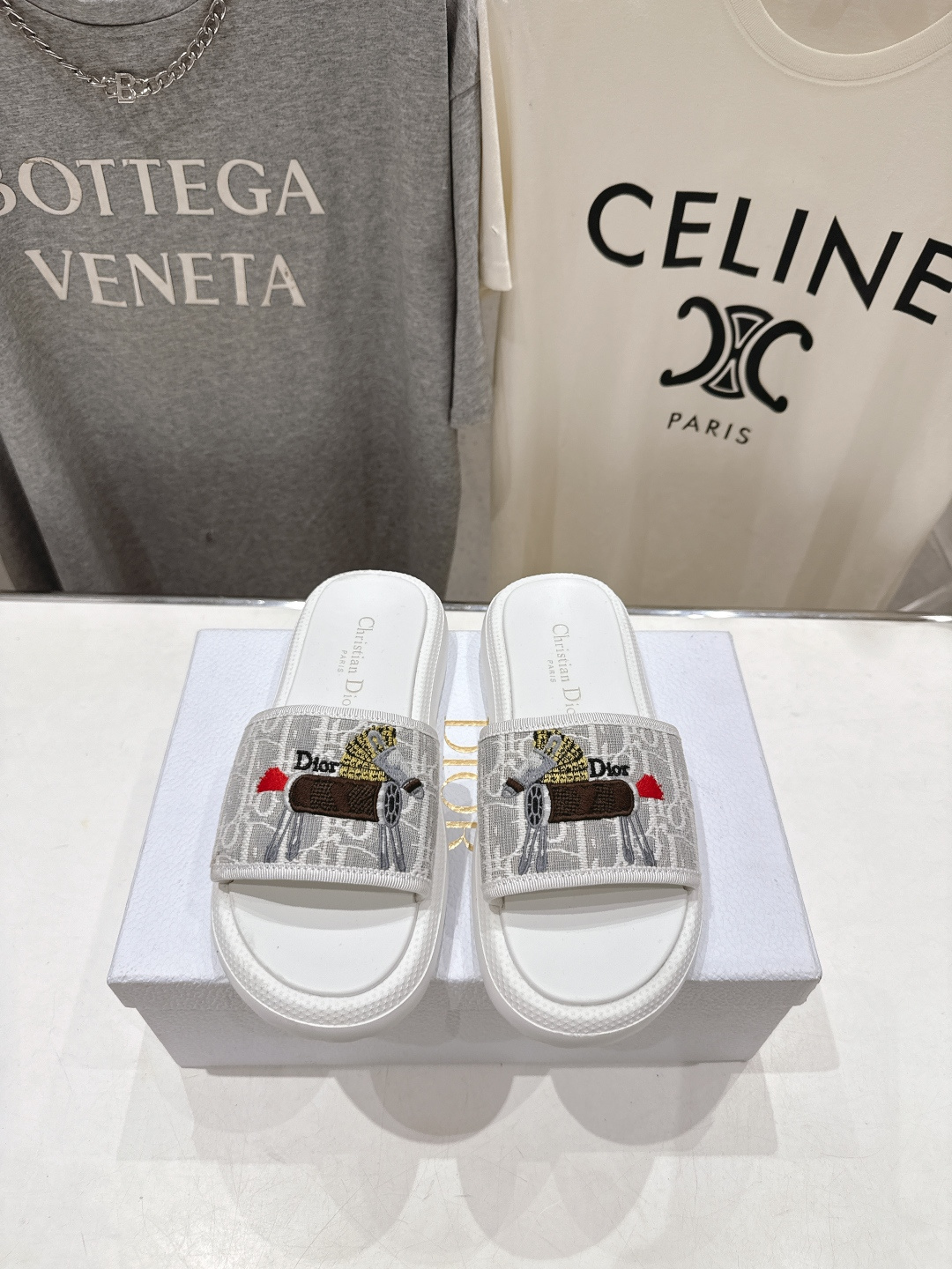 高版本出厂 【高品质】Dior*迪奥D家F019 2026ss夏季新款厚底沙滩拖鞋～经典版型 搭配贴合脚