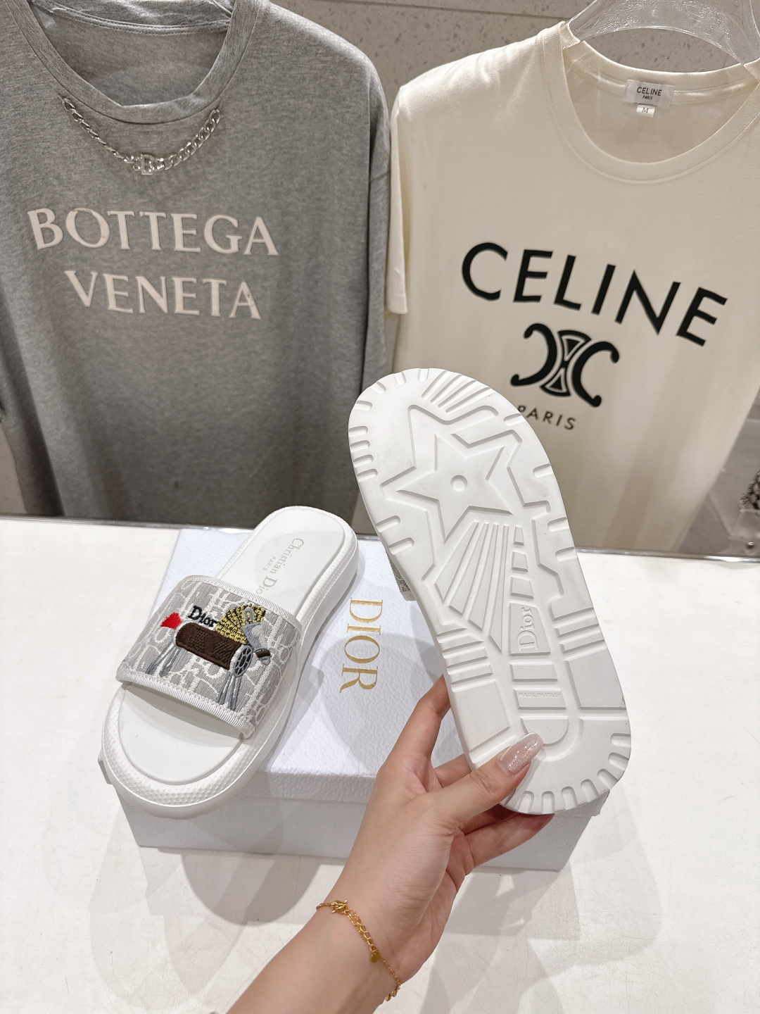 高版本出厂 【高品质】Dior*迪奥D家F019 2026ss夏季新款厚底沙滩拖鞋～经典版型 搭配贴合脚