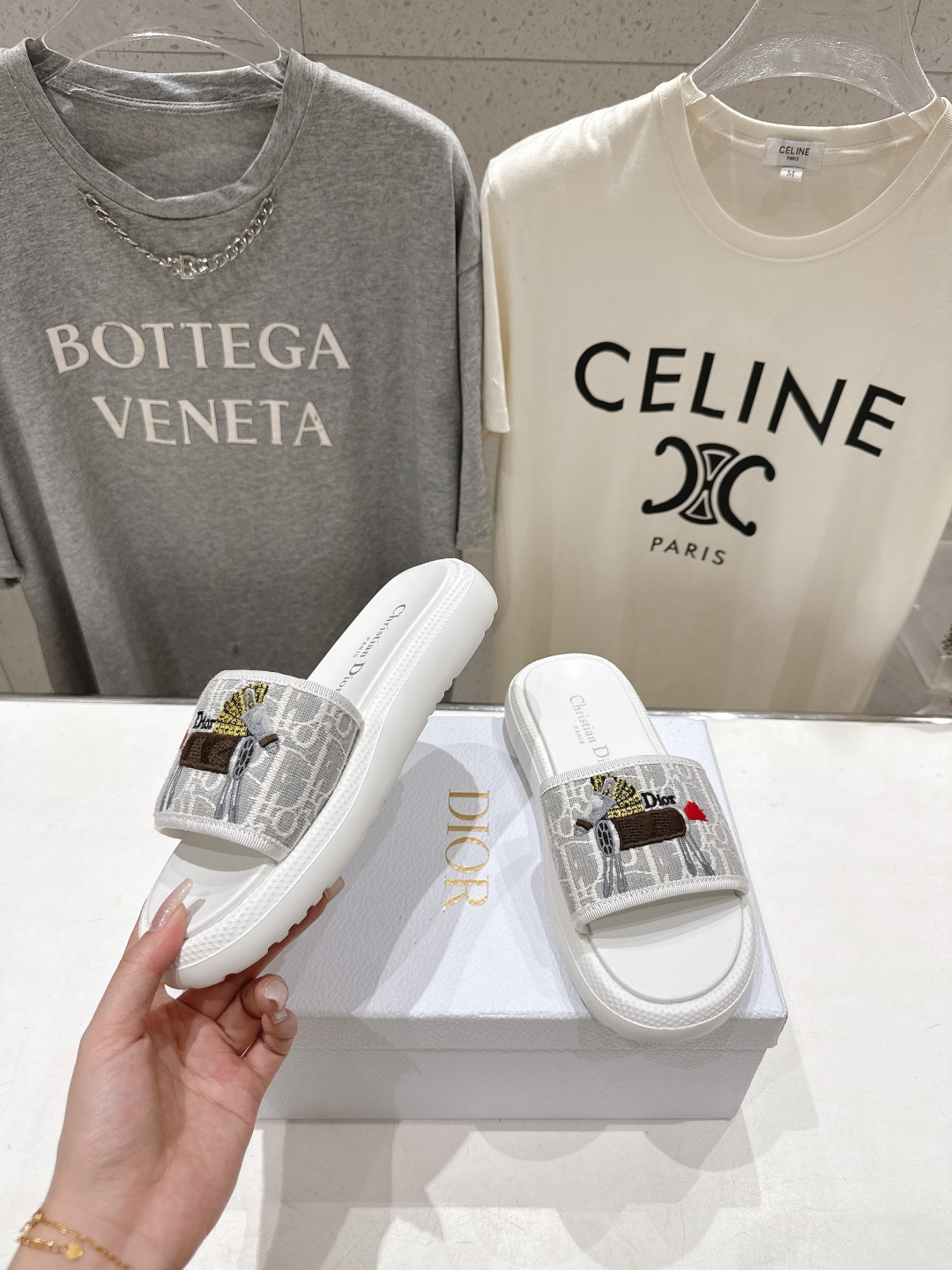 高版本出厂 【高品质】Dior*迪奥D家F019 2026ss夏季新款厚底沙滩拖鞋～经典版型 搭配贴合脚