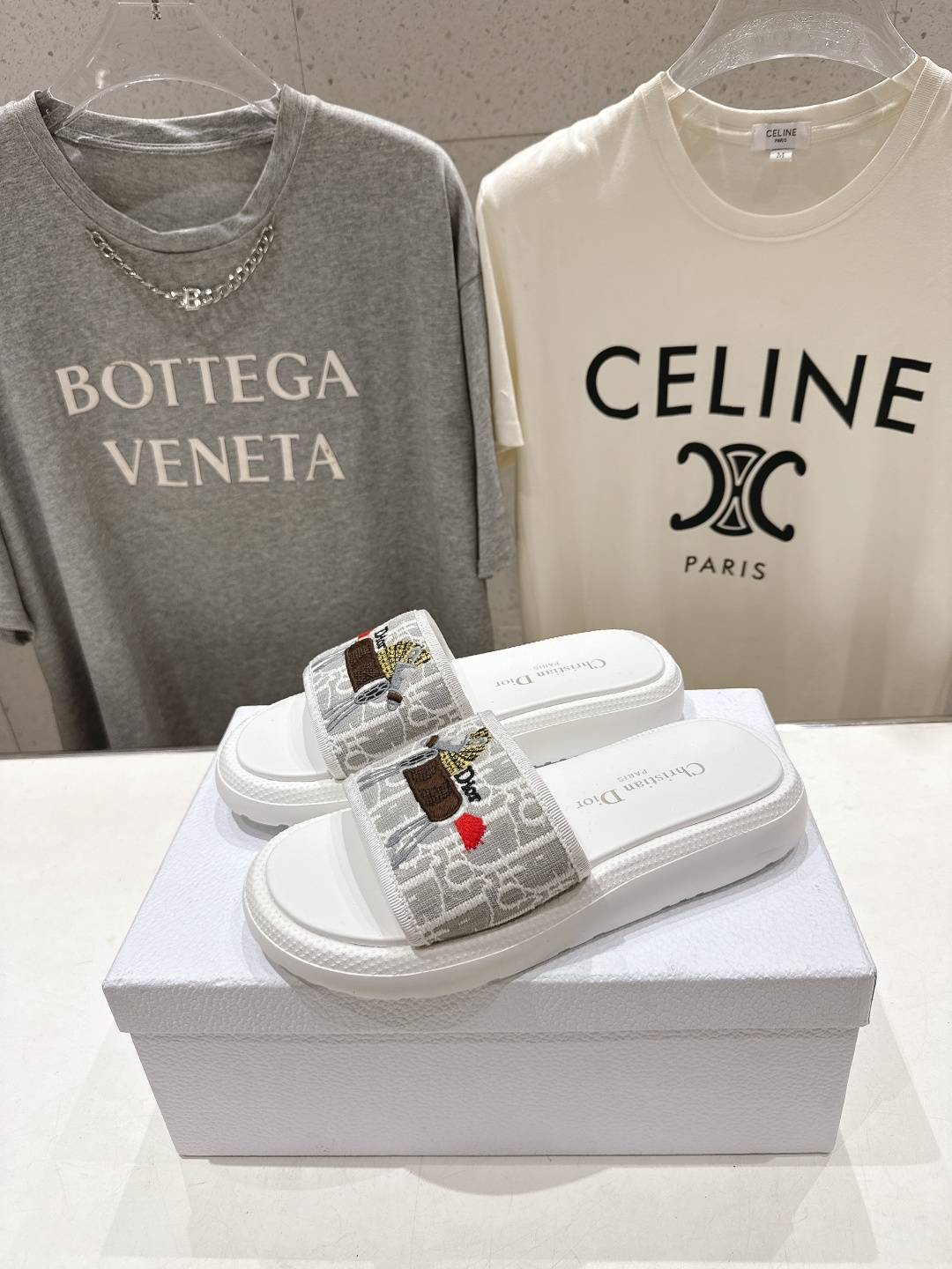 高版本出厂 【高品质】Dior*迪奥D家F019 2026ss夏季新款厚底沙滩拖鞋～经典版型 搭配贴合脚