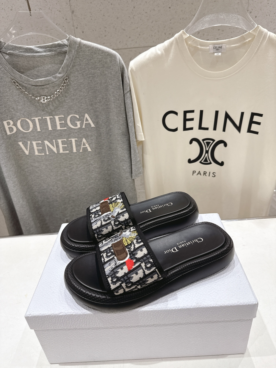 高版本出厂 【高品质】Dior*迪奥D家F019 2026ss夏季新款厚底沙滩拖鞋～经典版型 搭配贴合脚