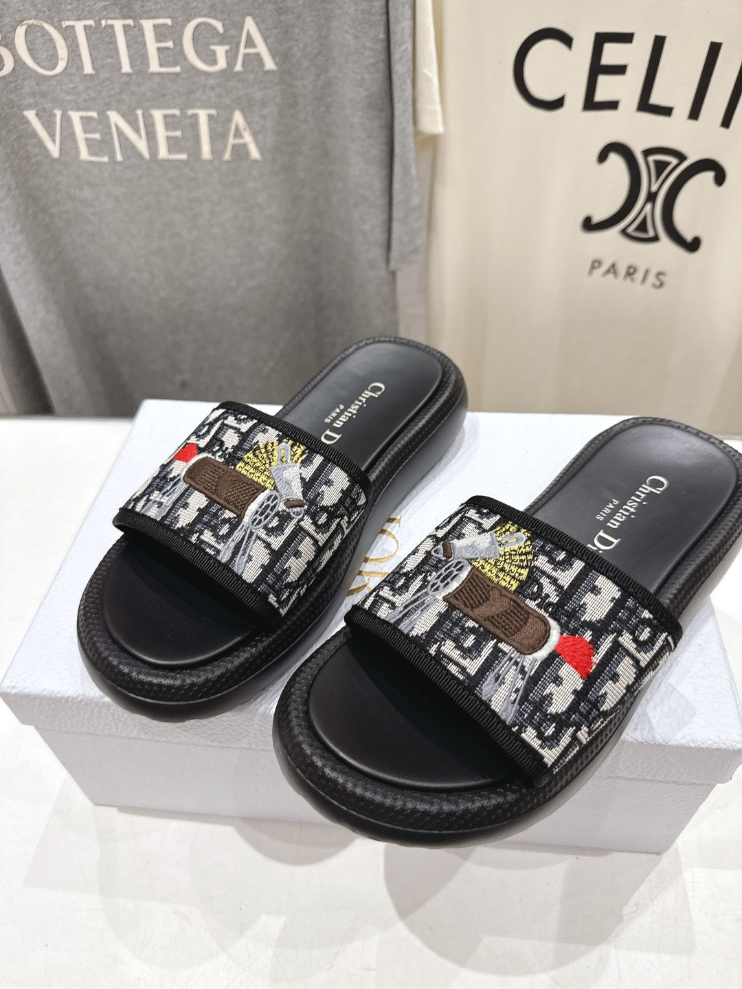 高版本出厂 【高品质】Dior*迪奥D家F019 2026ss夏季新款厚底沙滩拖鞋～经典版型 搭配贴合脚