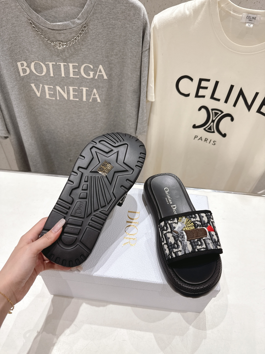 高版本出厂 【高品质】Dior*迪奥D家F019 2026ss夏季新款厚底沙滩拖鞋～经典版型 搭配贴合脚