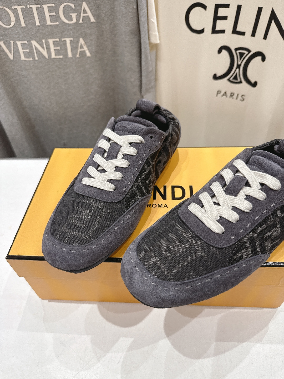 高版本出厂 只有男码 Fendi 芬迪26ssF029～new新款男士系带休闲鞋德训鞋，低调奢华懒人鞋，