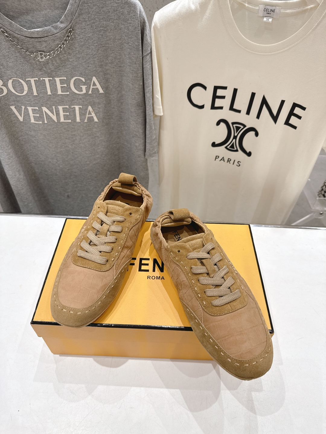 高版本出厂 皮面 只有男码 Fendi 芬迪26ssF029～new新款男士系带休闲鞋德训鞋，低调奢华懒