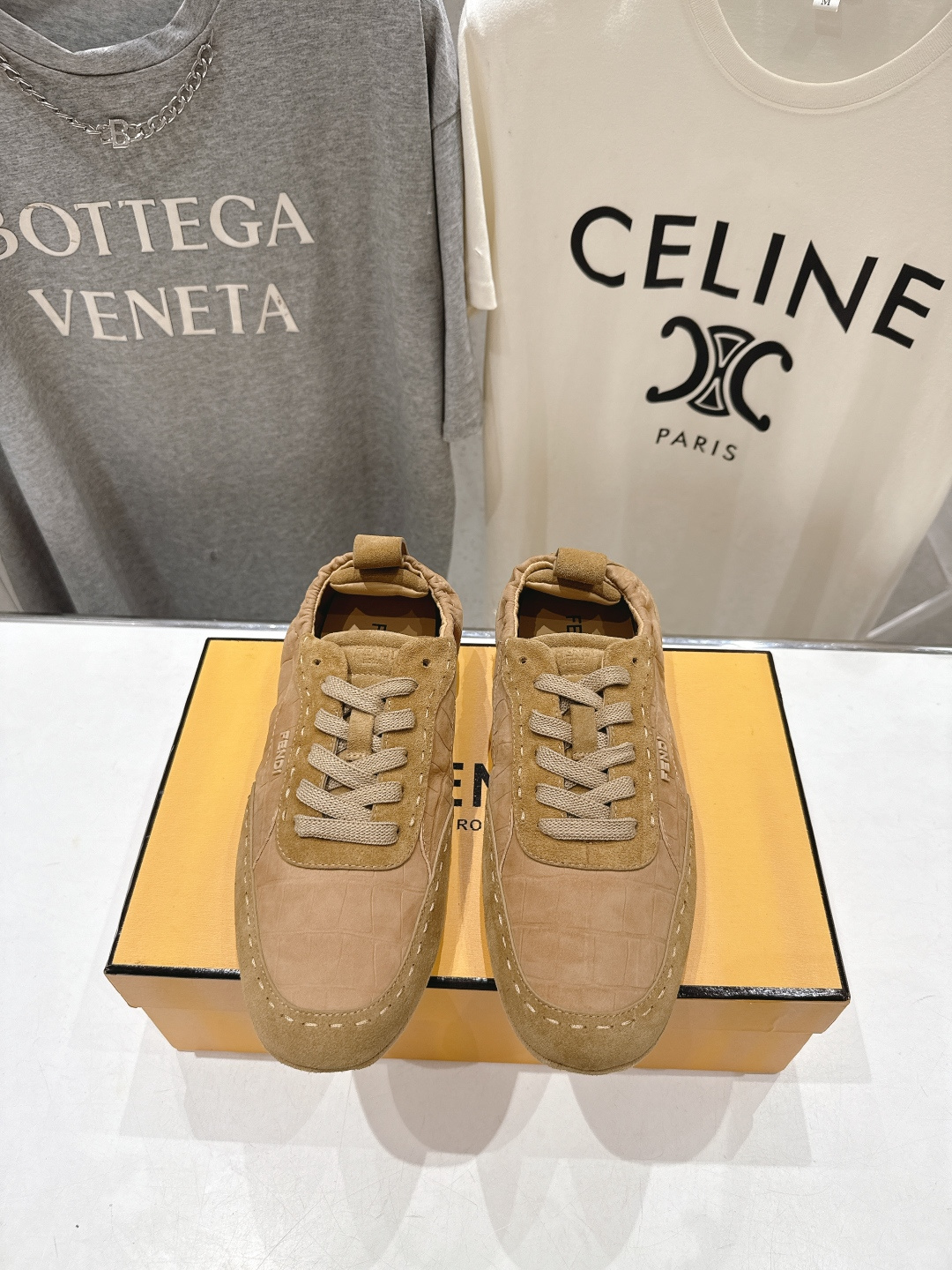 高版本出厂 皮面 只有男码 Fendi 芬迪26ssF029～new新款男士系带休闲鞋德训鞋，低调奢华懒