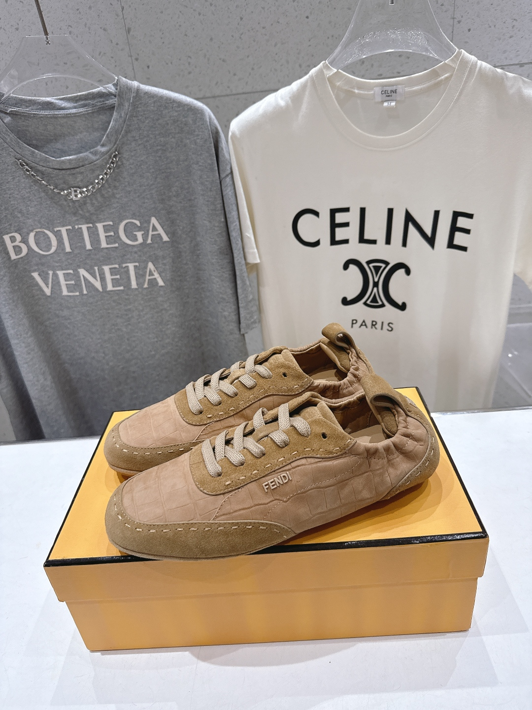 高版本出厂 皮面 只有男码 Fendi 芬迪26ssF029～new新款男士系带休闲鞋德训鞋，低调奢华懒