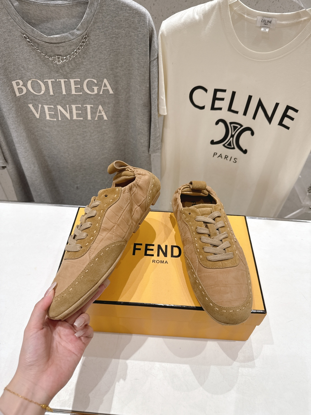 高版本出厂 皮面 只有男码 Fendi 芬迪26ssF029～new新款男士系带休闲鞋德训鞋，低调奢华懒