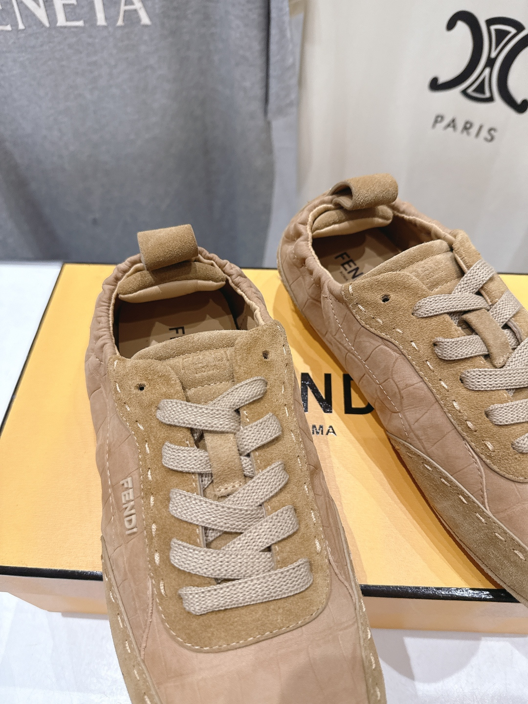 高版本出厂 皮面 只有男码 Fendi 芬迪26ssF029～new新款男士系带休闲鞋德训鞋，低调奢华懒