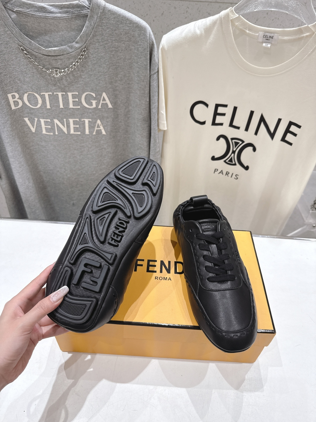 高版本出厂 皮面 只有男码 Fendi 芬迪26ssF029～new新款男士系带休闲鞋德训鞋，低调奢华懒