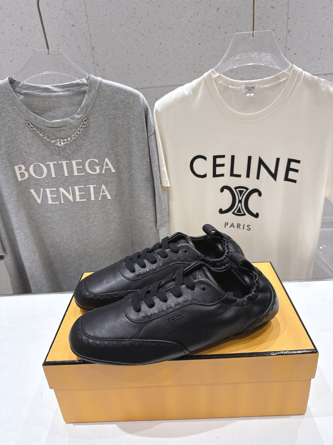 高版本出厂 皮面 只有男码 Fendi 芬迪26ssF029～new新款男士系带休闲鞋德训鞋，低调奢华懒