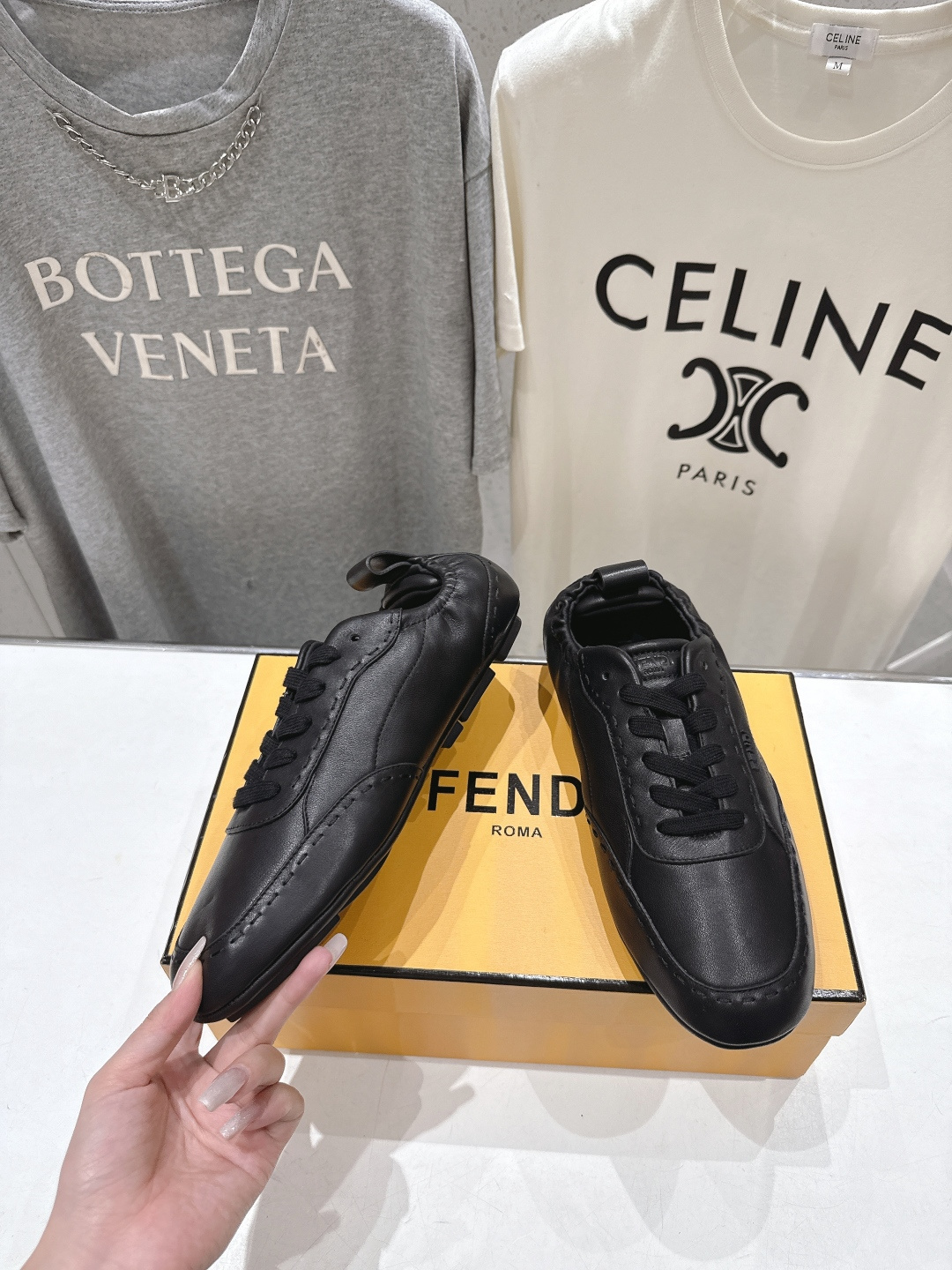 高版本出厂 皮面 只有男码 Fendi 芬迪26ssF029～new新款男士系带休闲鞋德训鞋，低调奢华懒