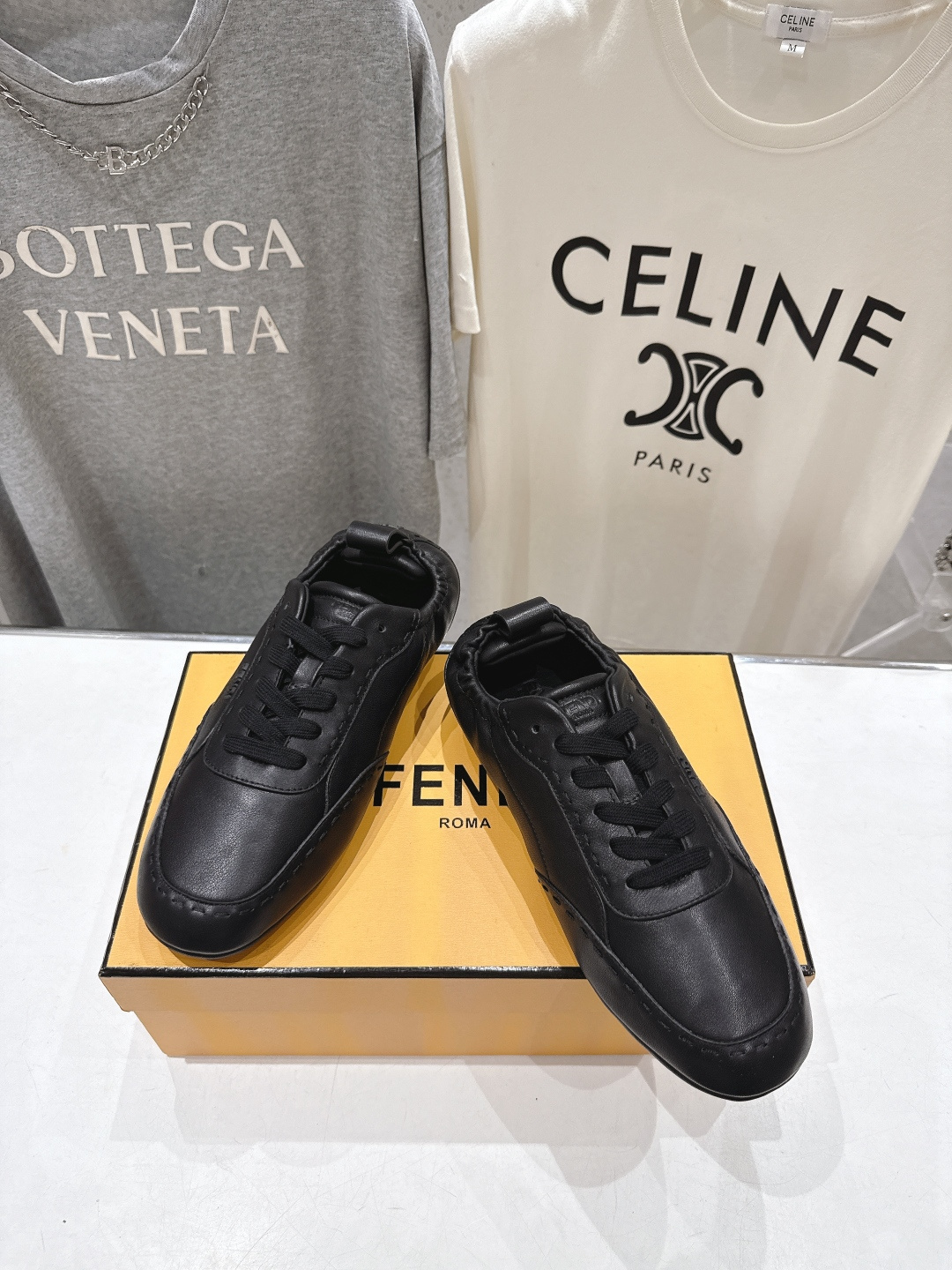 高版本出厂 皮面 只有男码 Fendi 芬迪26ssF029～new新款男士系带休闲鞋德训鞋，低调奢华懒