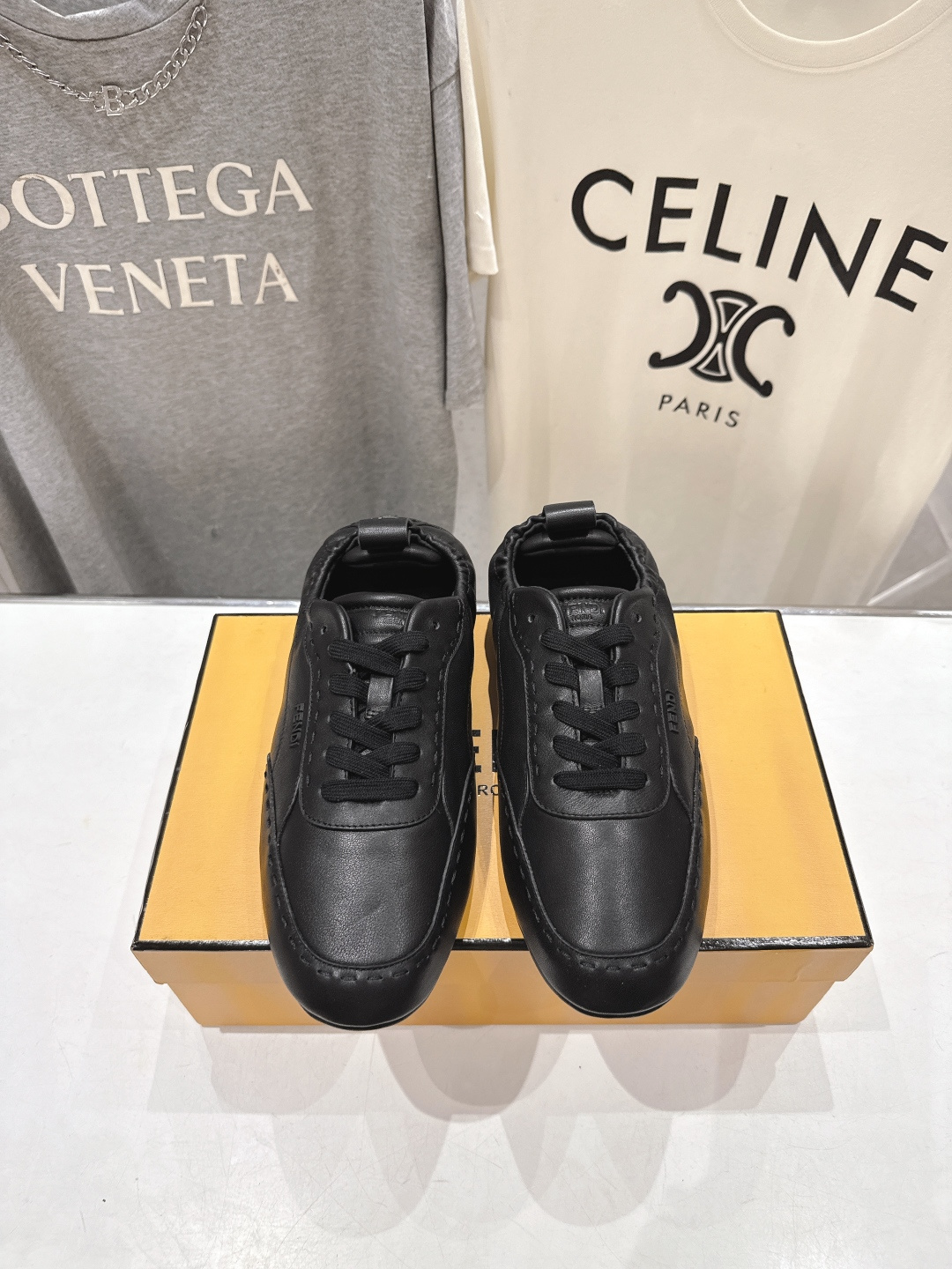 高版本出厂 皮面 只有男码 Fendi 芬迪26ssF029～new新款男士系带休闲鞋德训鞋，低调奢华懒