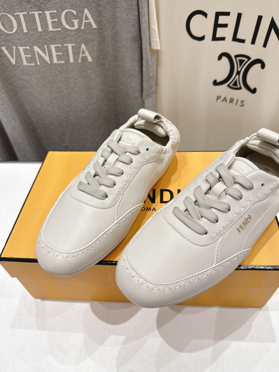 高版本出厂 皮面 只有男码 Fendi 芬迪26ssF029～new新款男士系带休闲鞋德训鞋，低调奢华懒