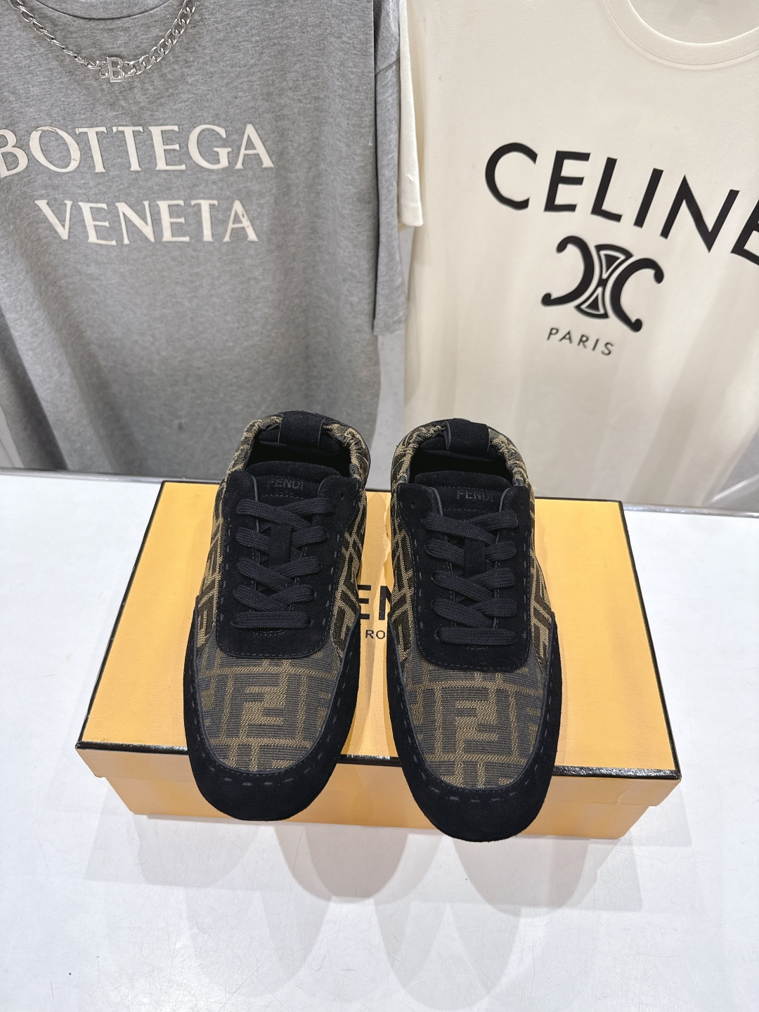 高版本出厂 只有男码 Fendi 芬迪26ssF029～new新款男士系带休闲鞋德训鞋，低调奢华懒人鞋，