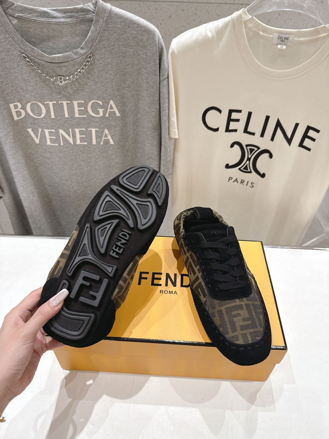 高版本出厂 只有男码 Fendi 芬迪26ssF029～new新款男士系带休闲鞋德训鞋，低调奢华懒人鞋，