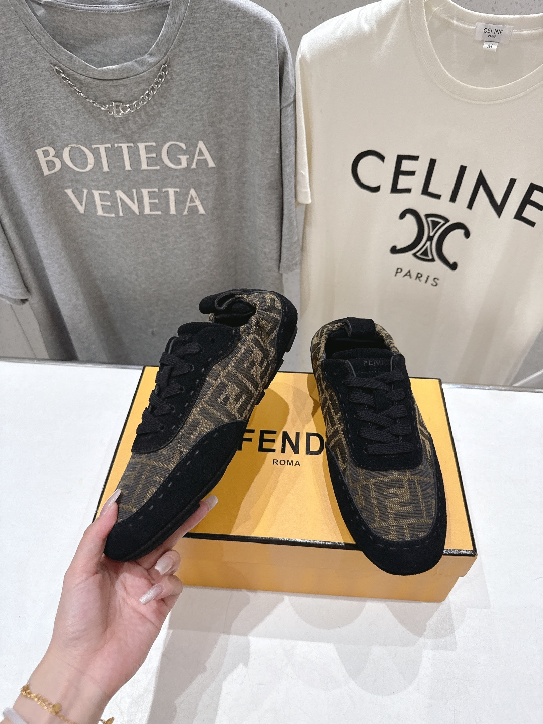 高版本出厂 只有男码 Fendi 芬迪26ssF029～new新款男士系带休闲鞋德训鞋，低调奢华懒人鞋，