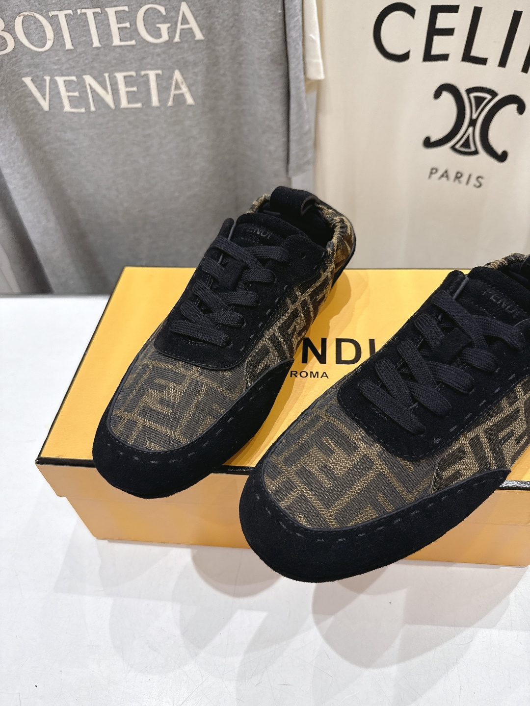 高版本出厂 只有男码 Fendi 芬迪26ssF029～new新款男士系带休闲鞋德训鞋，低调奢华懒人鞋，