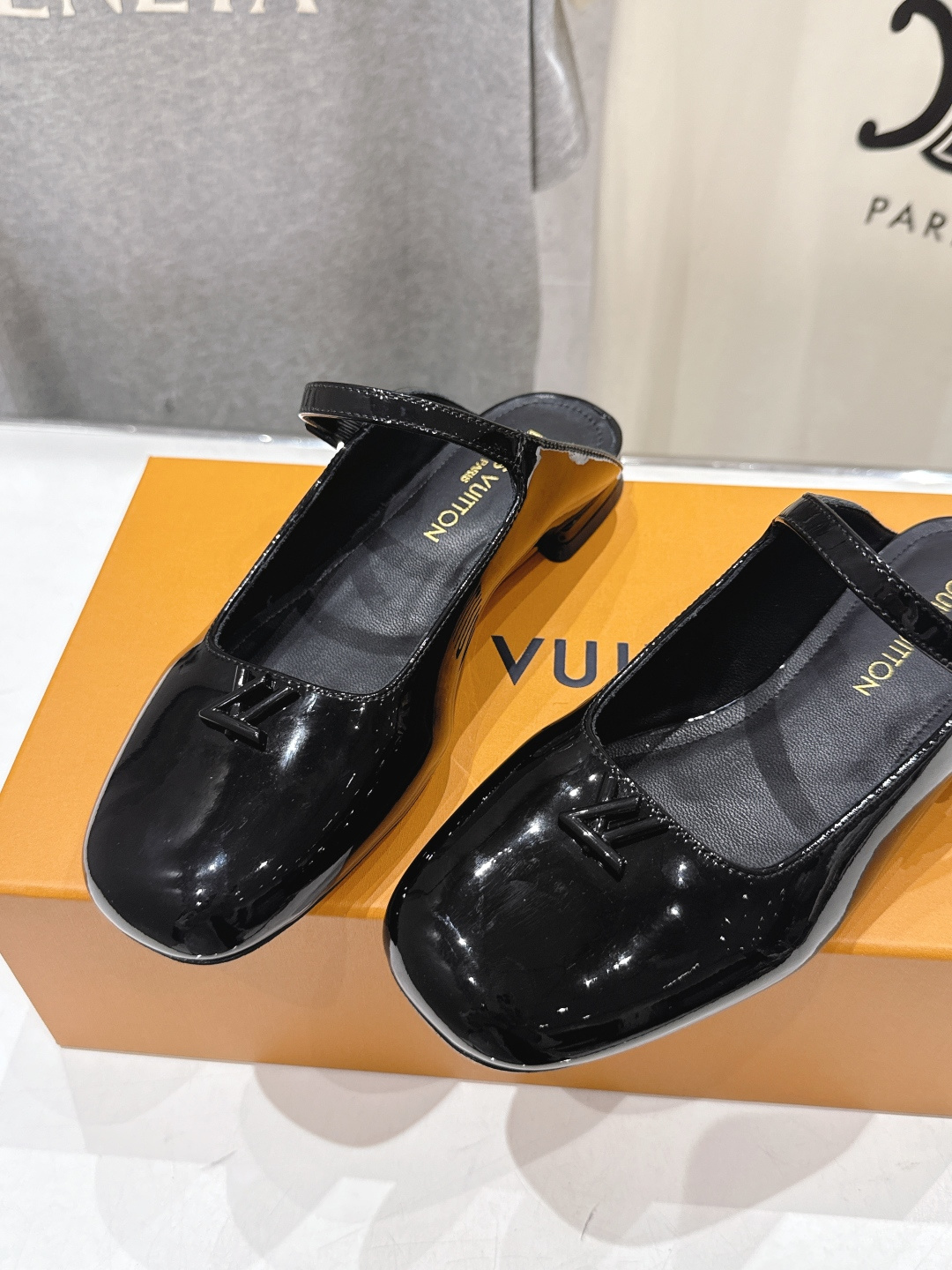 高版本出厂 Louis Vuitton ss26 new arrival LV驴牌春夏系列玛丽珍平底鞋半