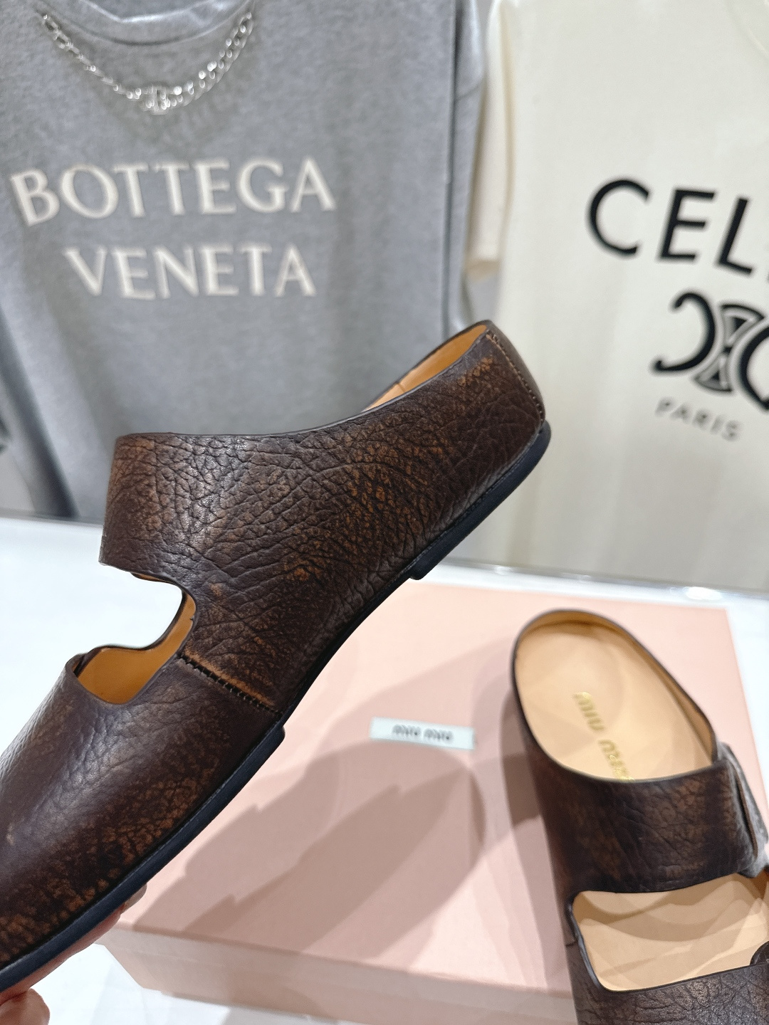 高版本出厂 MiuMiu/缪缪2026ss夏季必备新款厚底勃肯沙滩拖鞋这个鞋型真的属于经典不会过时的设计