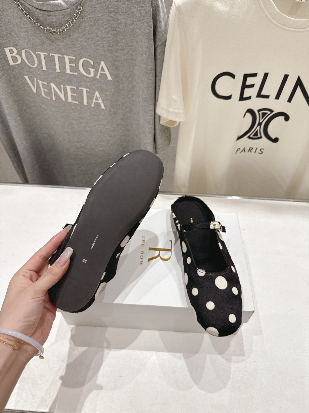 高版本出厂 the row 2026ss春夏走秀爆款平底鞋玛丽珍休闲鞋半拖单鞋非常舒服的平底鞋，极简设计