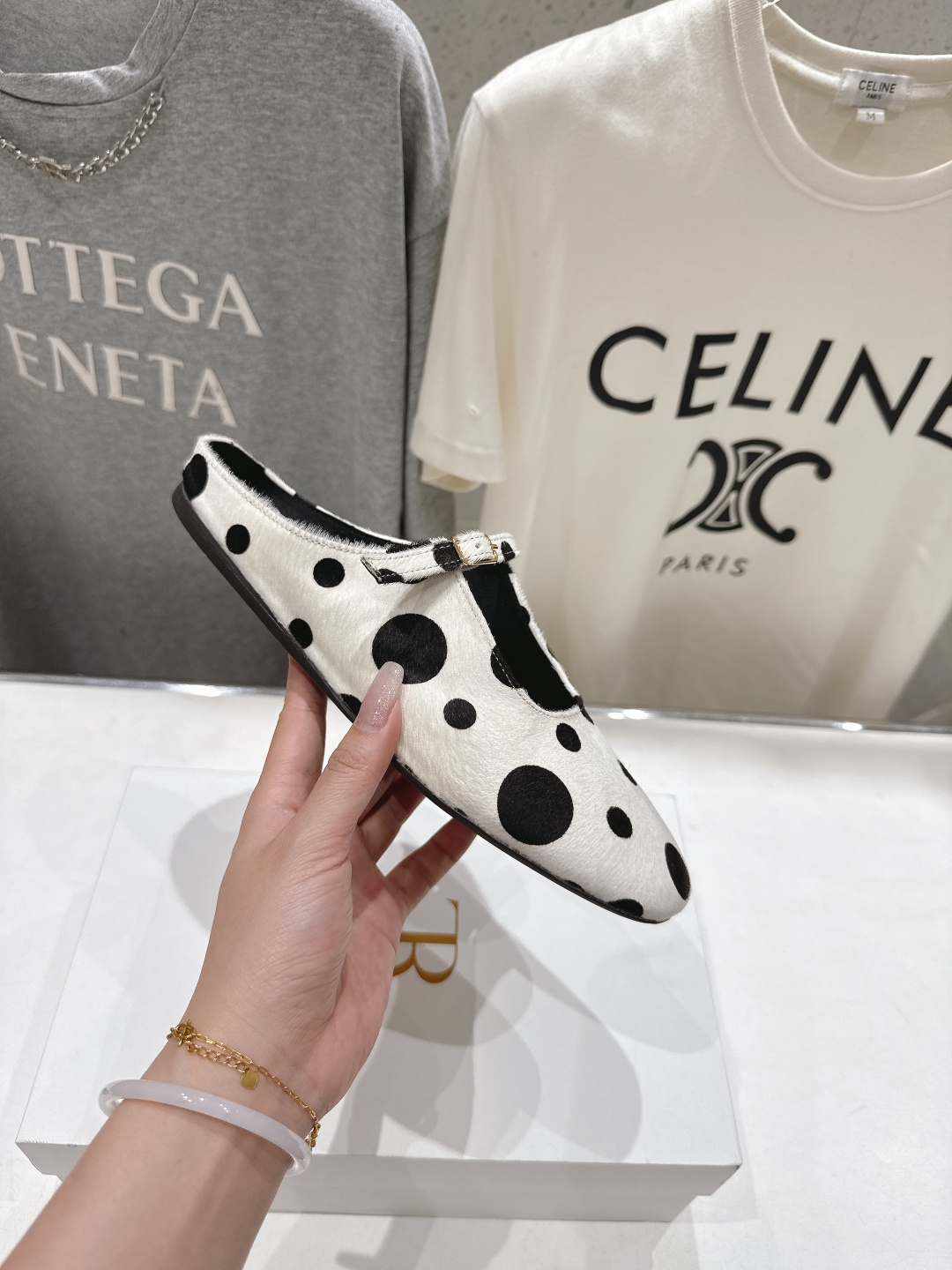 高版本出厂 the row 2026ss春夏走秀爆款平底鞋玛丽珍休闲鞋半拖单鞋非常舒服的平底鞋，极简设计