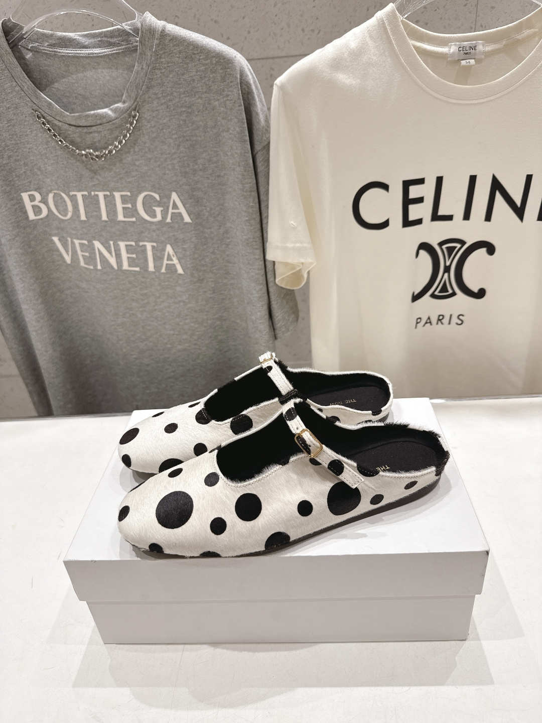 高版本出厂 the row 2026ss春夏走秀爆款平底鞋玛丽珍休闲鞋半拖单鞋非常舒服的平底鞋，极简设计