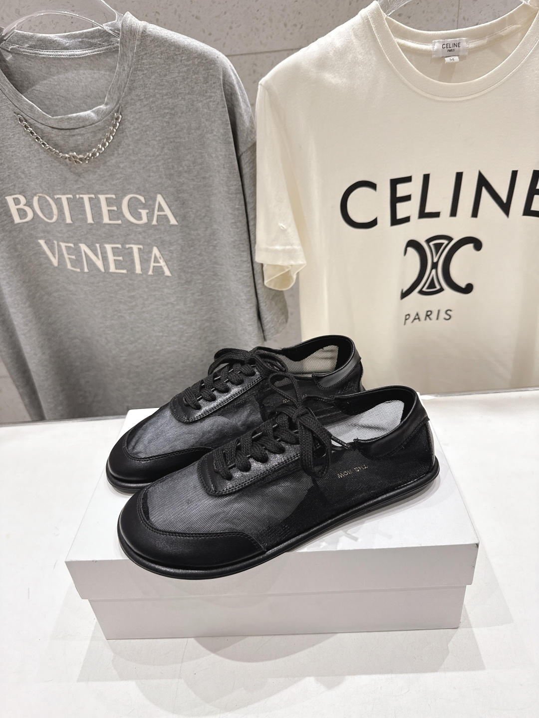 高版本出厂 the row 2026ss春夏走秀爆款平底鞋系带网面休闲鞋单鞋非常舒服的休闲鞋，极简设计理