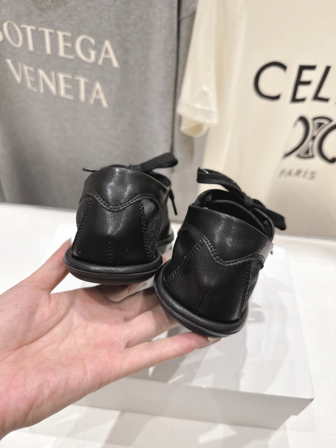 高版本出厂 the row 2026ss春夏走秀爆款平底鞋系带网面休闲鞋单鞋非常舒服的休闲鞋，极简设计理