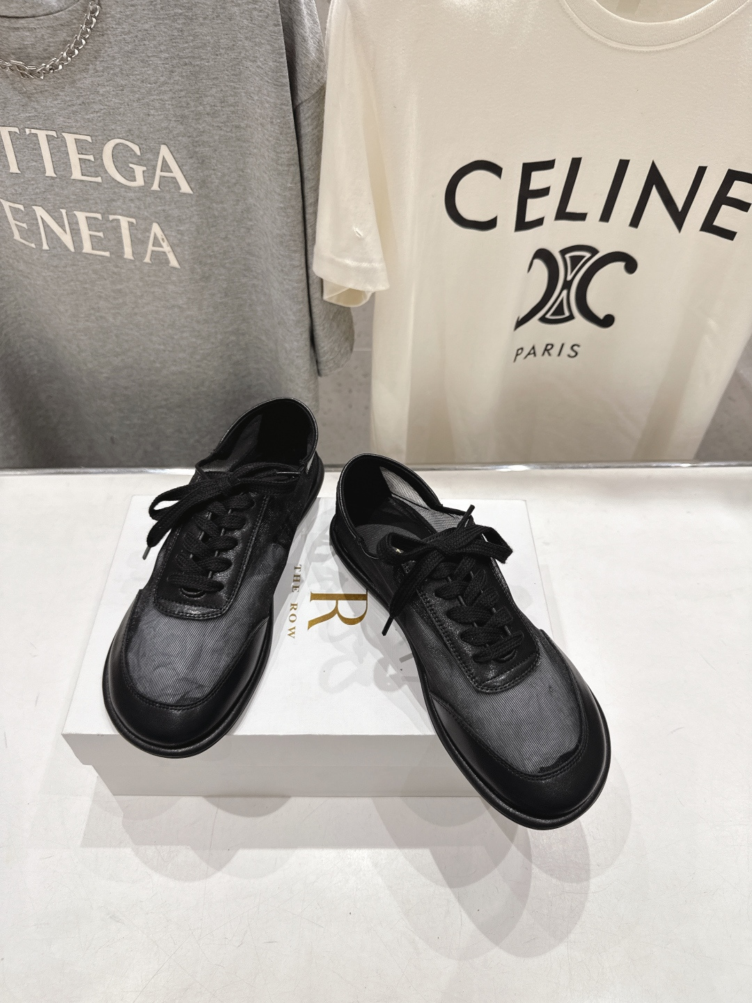 高版本出厂 the row 2026ss春夏走秀爆款平底鞋系带网面休闲鞋单鞋非常舒服的休闲鞋，极简设计理