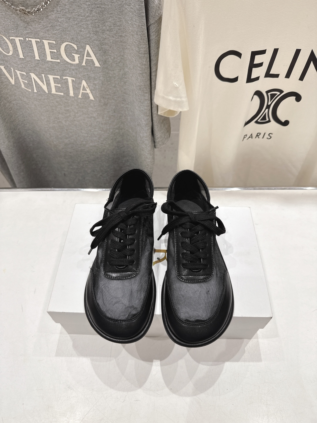 高版本出厂 the row 2026ss春夏走秀爆款平底鞋系带网面休闲鞋单鞋非常舒服的休闲鞋，极简设计理