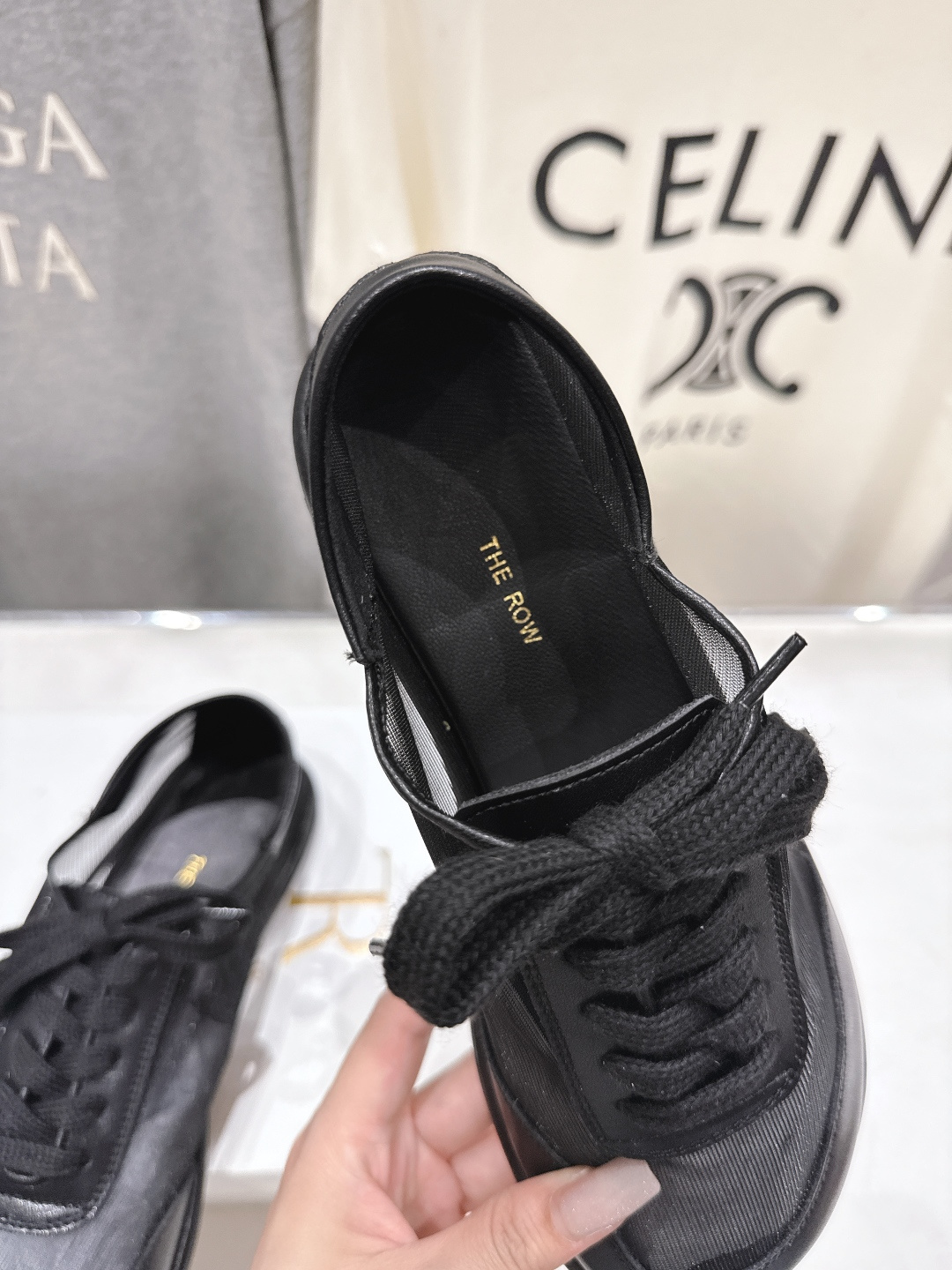高版本出厂 the row 2026ss春夏走秀爆款平底鞋系带网面休闲鞋单鞋非常舒服的休闲鞋，极简设计理