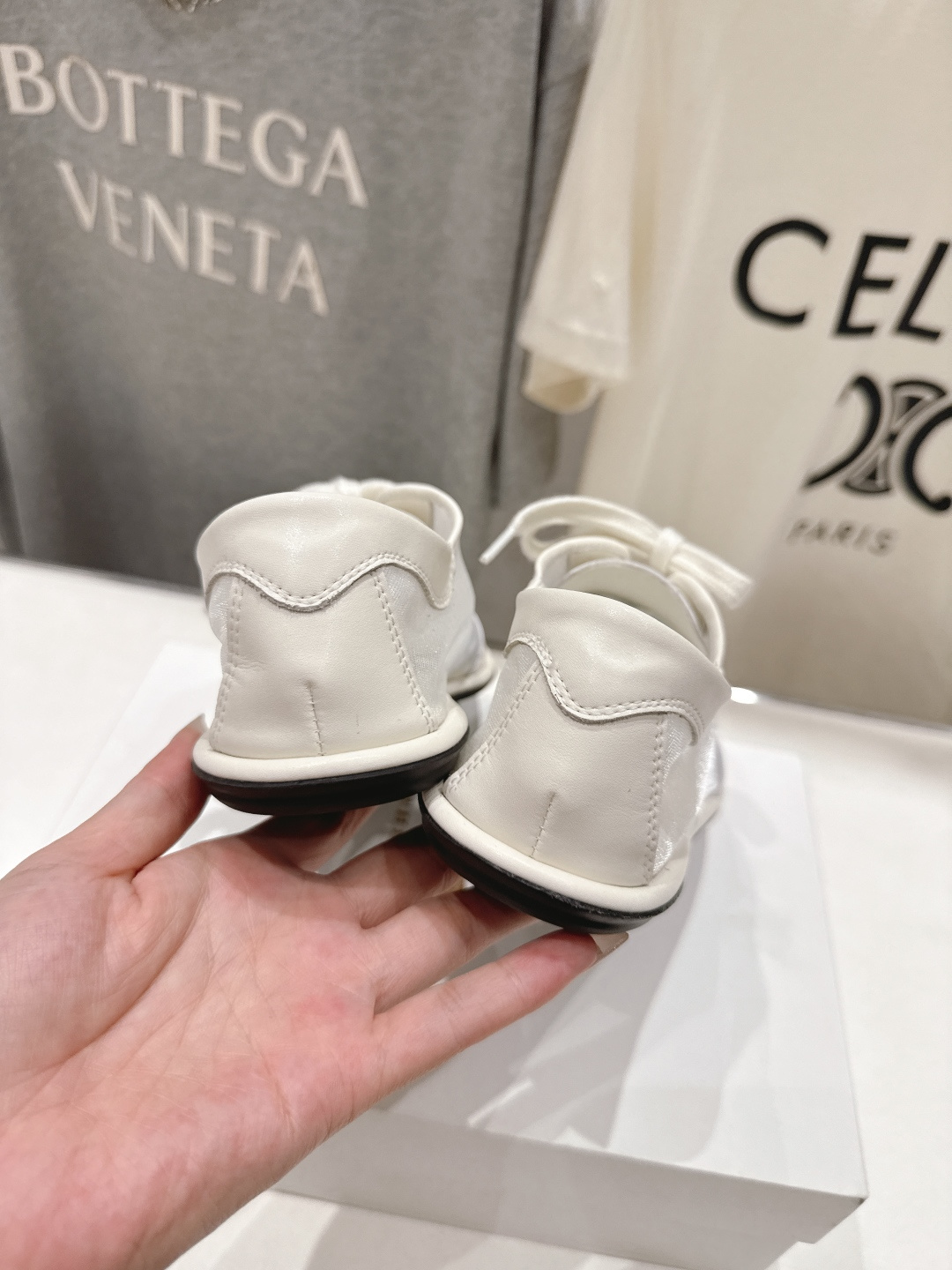 高版本出厂 the row 2026ss春夏走秀爆款平底鞋系带网面休闲鞋单鞋非常舒服的休闲鞋，极简设计理