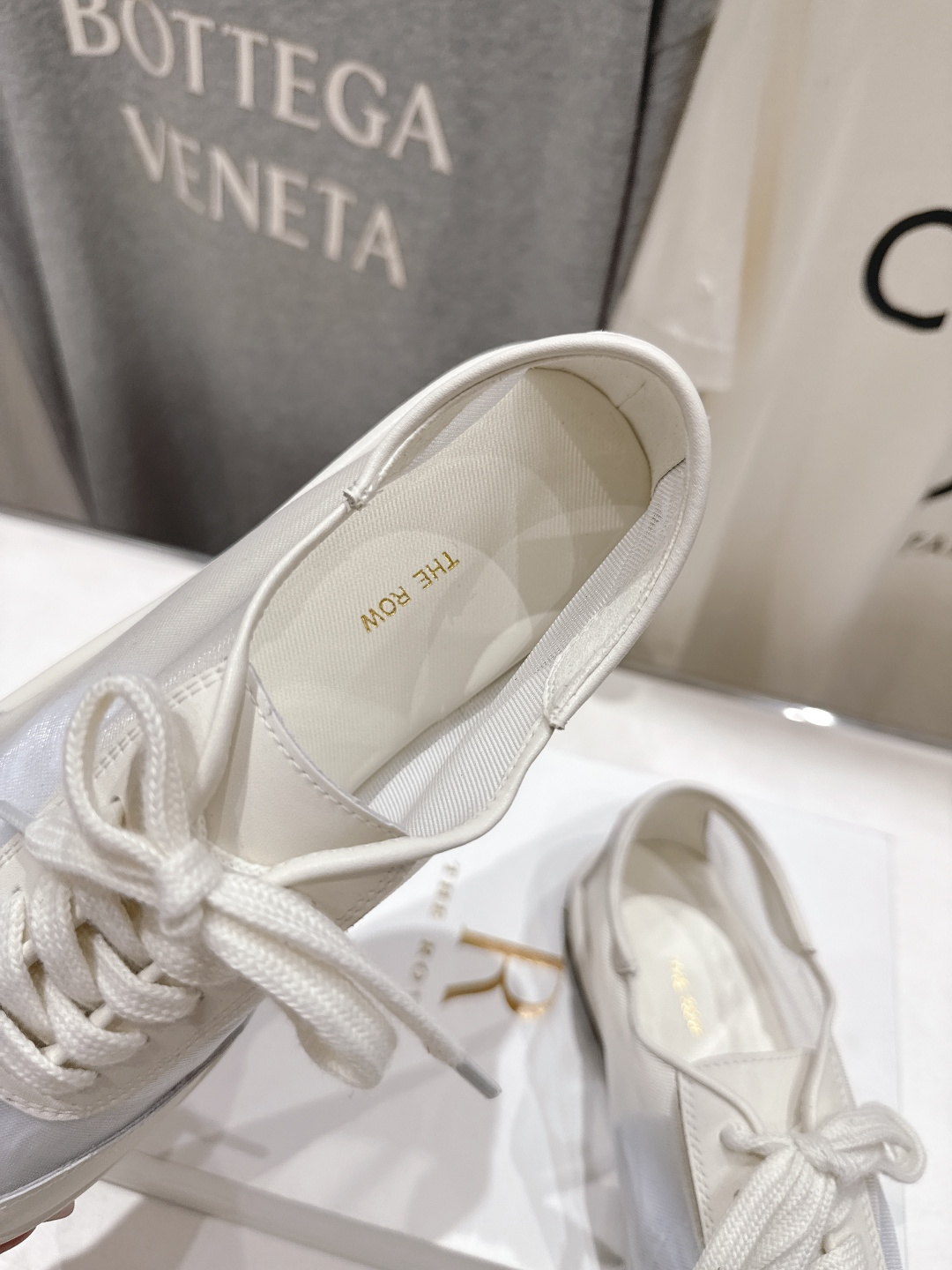 高版本出厂 the row 2026ss春夏走秀爆款平底鞋系带网面休闲鞋单鞋非常舒服的休闲鞋，极简设计理