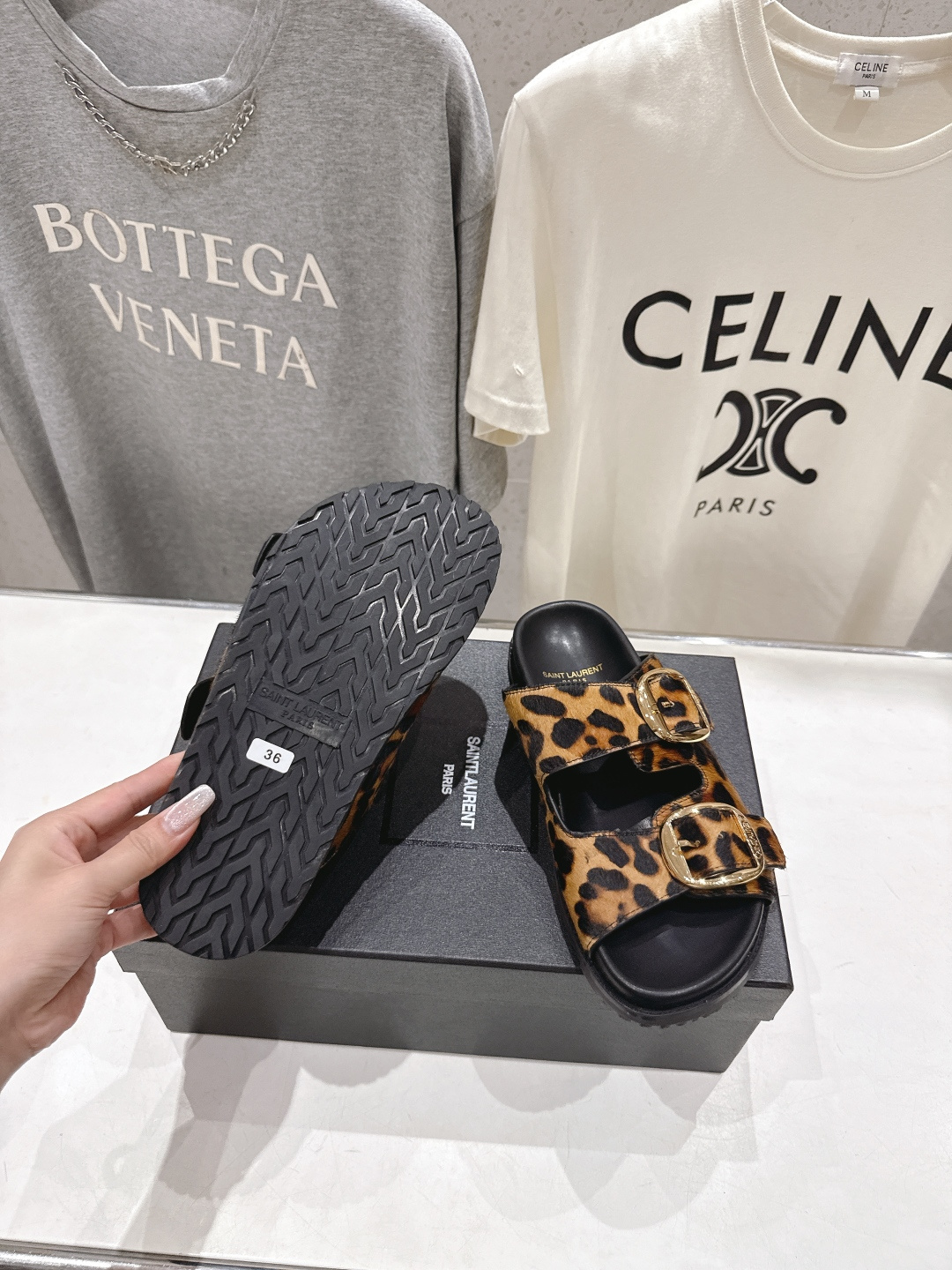 高版本出厂 SAINT LAURENT～F013 圣罗兰ysl 2026ss 夏季新品双排搭扣平底沙滩拖