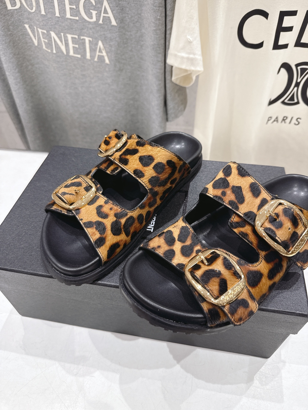 高版本出厂 SAINT LAURENT～F013 圣罗兰ysl 2026ss 夏季新品双排搭扣平底沙滩拖