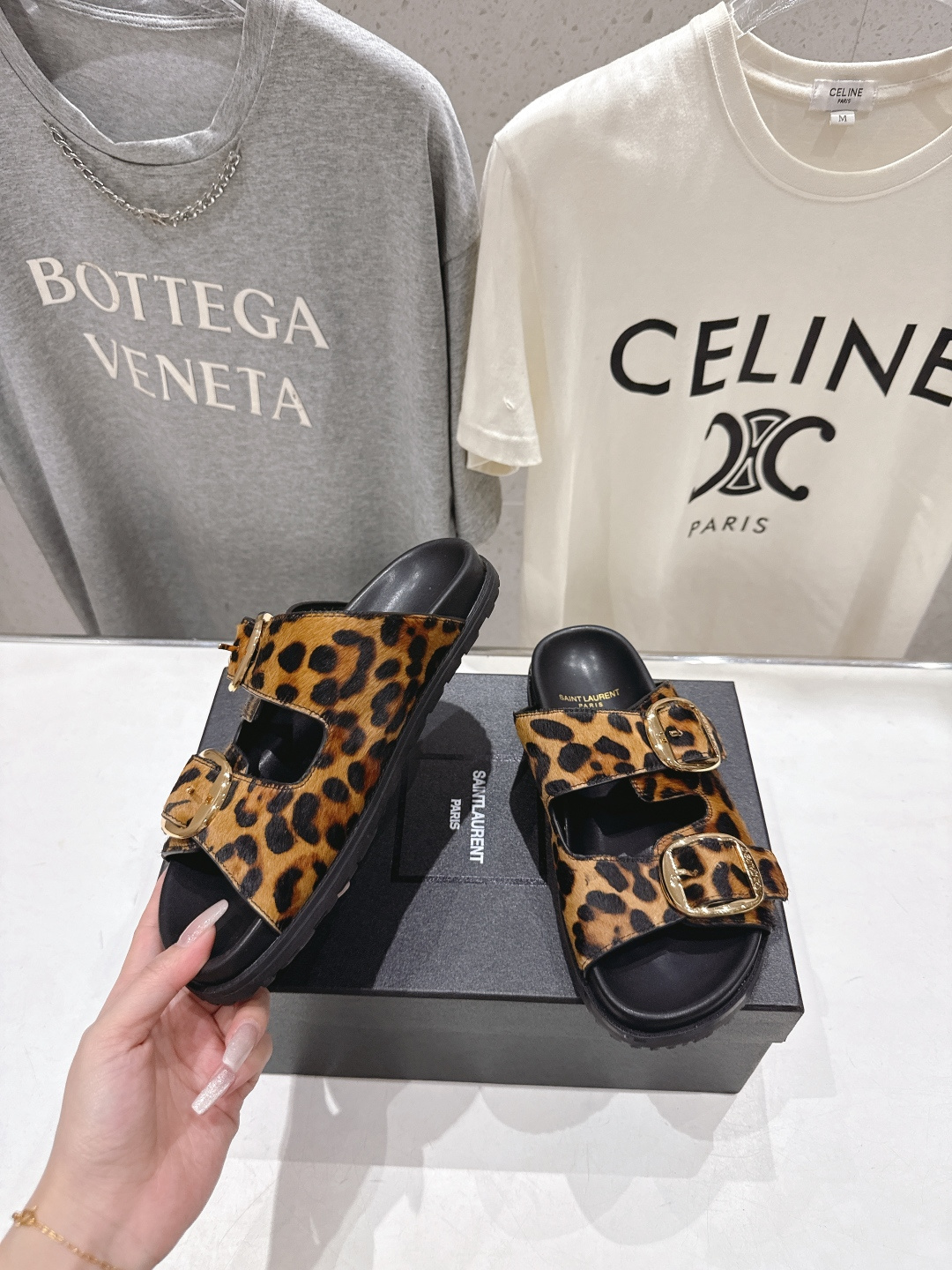 高版本出厂 SAINT LAURENT～F013 圣罗兰ysl 2026ss 夏季新品双排搭扣平底沙滩拖