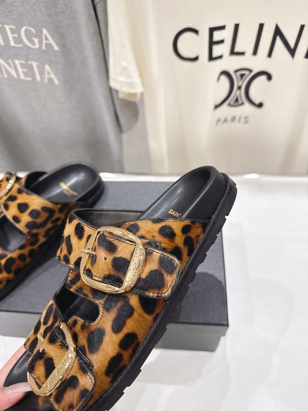 高版本出厂 SAINT LAURENT～F013 圣罗兰ysl 2026ss 夏季新品双排搭扣平底沙滩拖