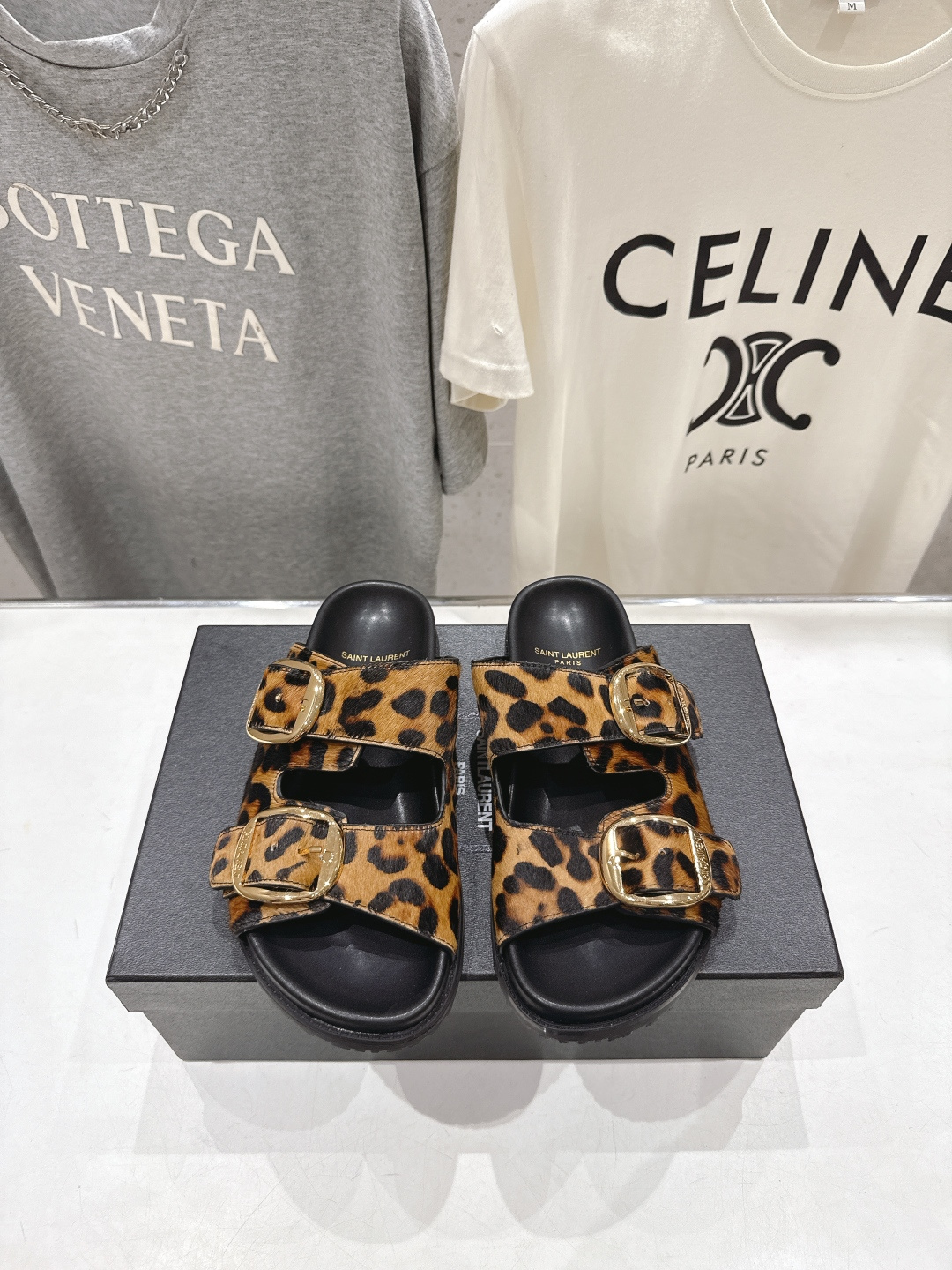 高版本出厂 SAINT LAURENT～F013 圣罗兰ysl 2026ss 夏季新品双排搭扣平底沙滩拖