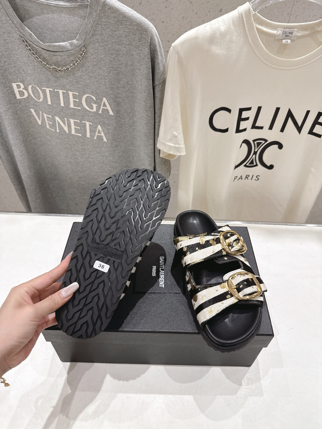 高版本出厂 SAINT LAURENT～F013 圣罗兰ysl 2026ss 夏季新品双排搭扣平底沙滩拖