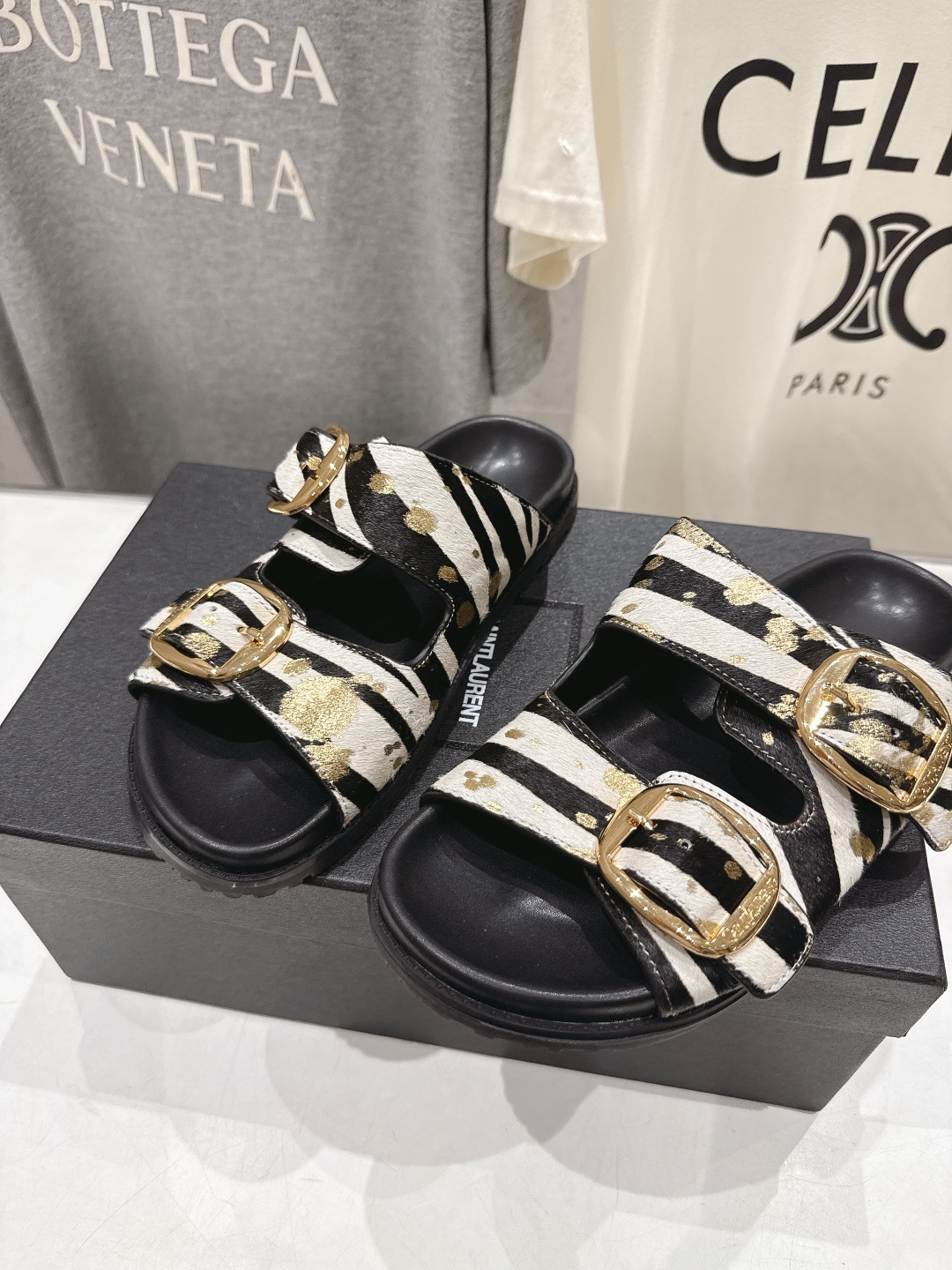 高版本出厂 SAINT LAURENT～F013 圣罗兰ysl 2026ss 夏季新品双排搭扣平底沙滩拖