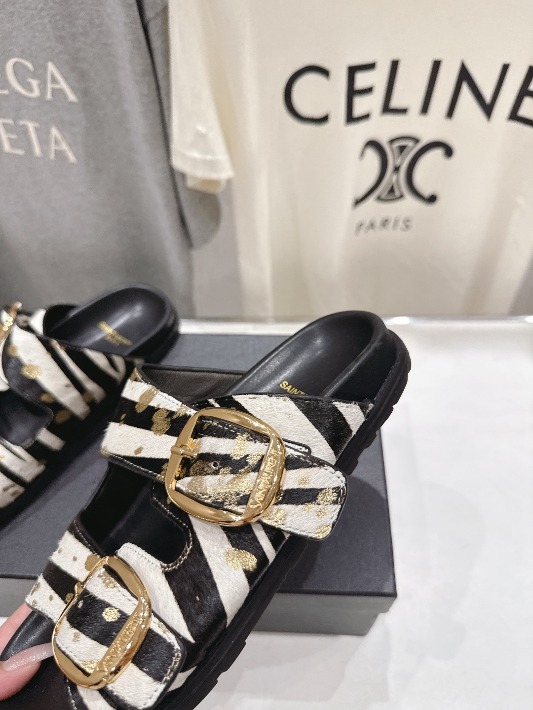 高版本出厂 SAINT LAURENT～F013 圣罗兰ysl 2026ss 夏季新品双排搭扣平底沙滩拖