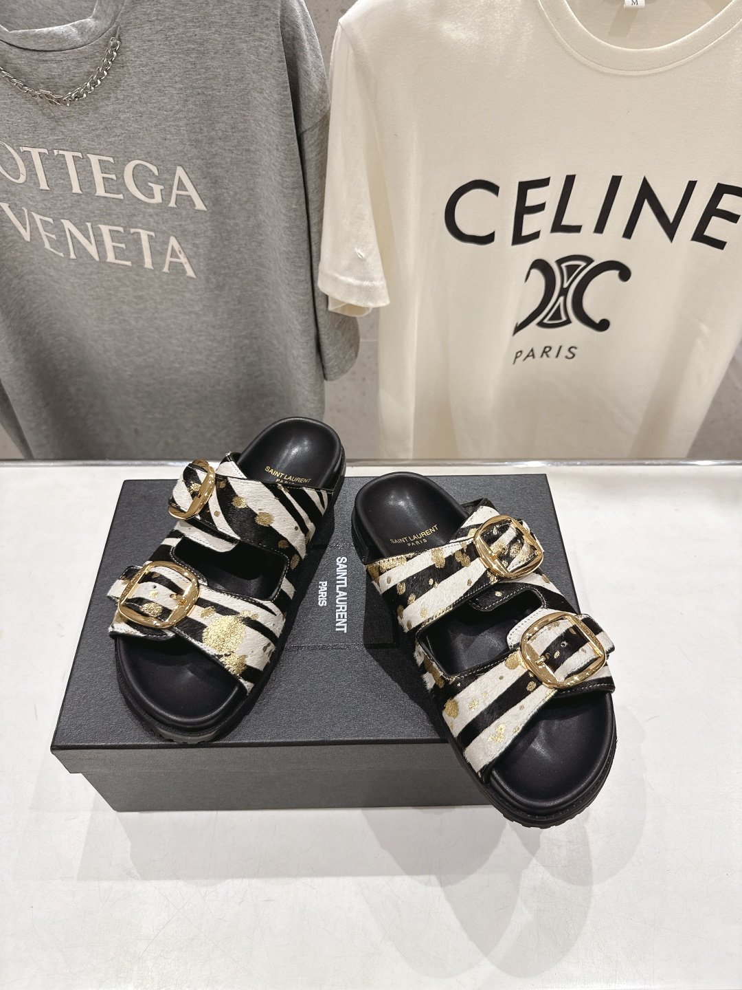 高版本出厂 SAINT LAURENT～F013 圣罗兰ysl 2026ss 夏季新品双排搭扣平底沙滩拖